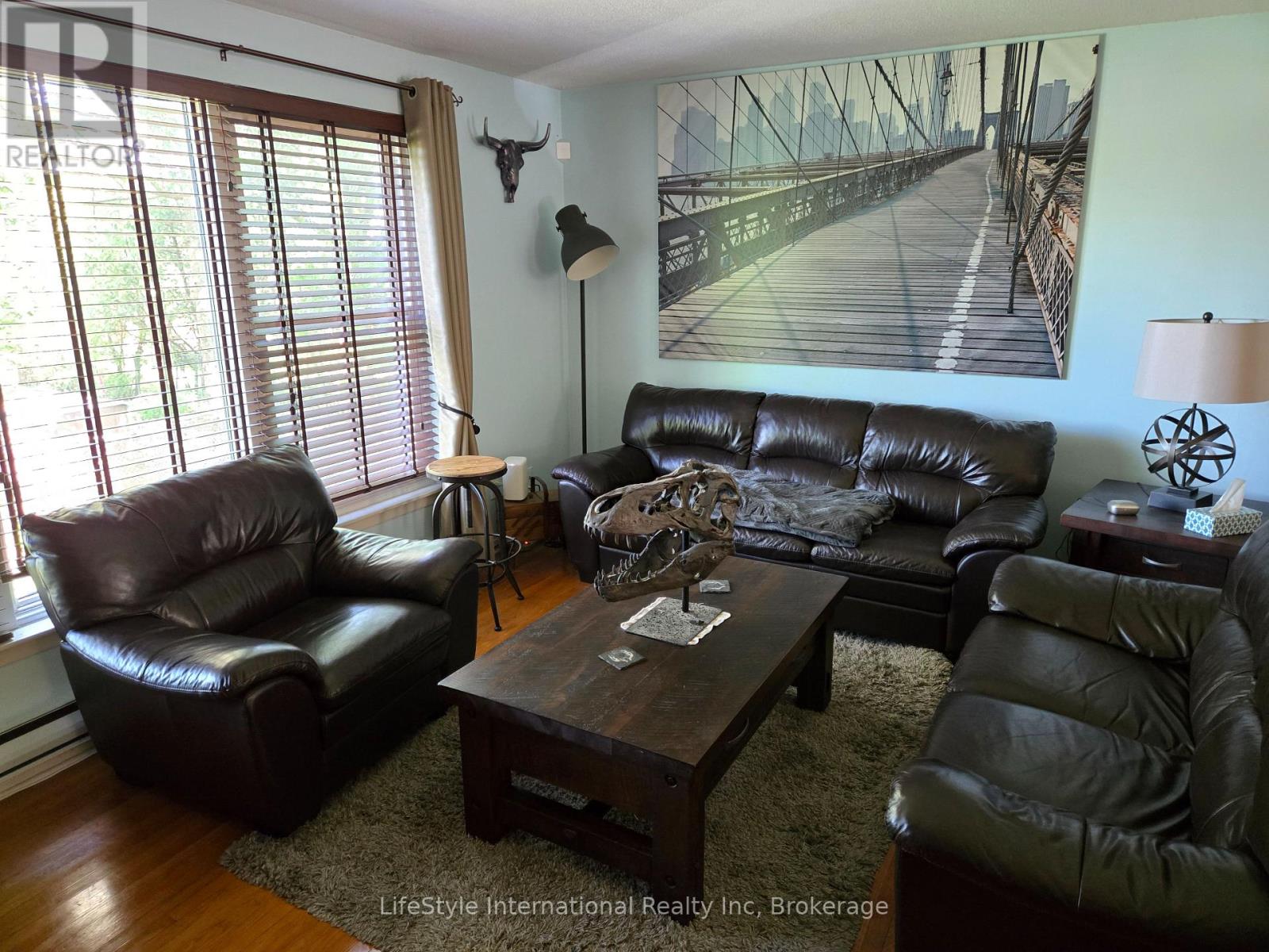 #16 201 SILVERCREEK PARKWAY N - 11