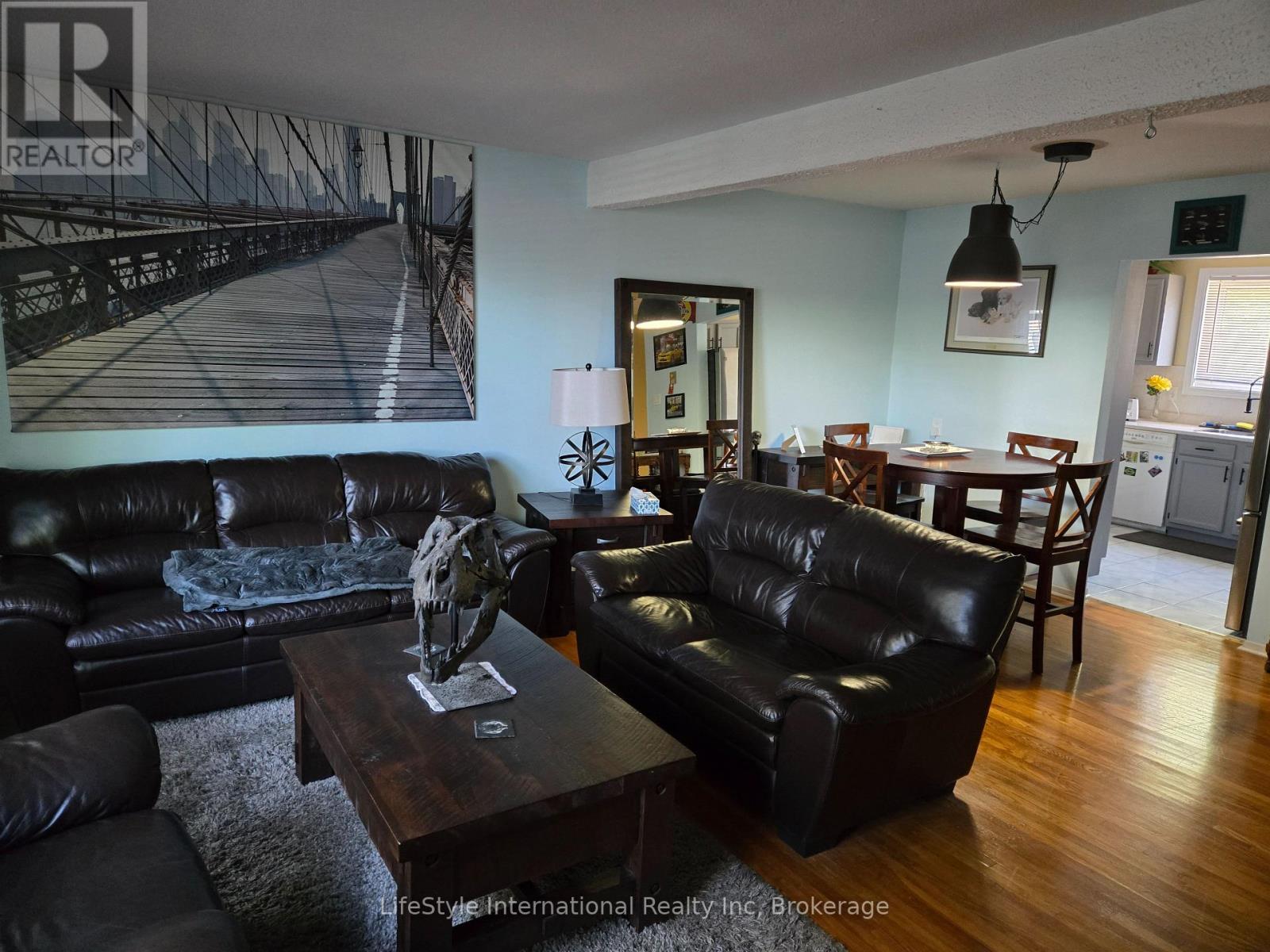 #16 201 SILVERCREEK PARKWAY N - 14