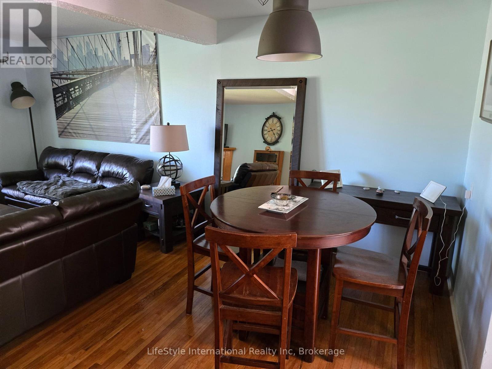 #16 201 SILVERCREEK PARKWAY N - 16