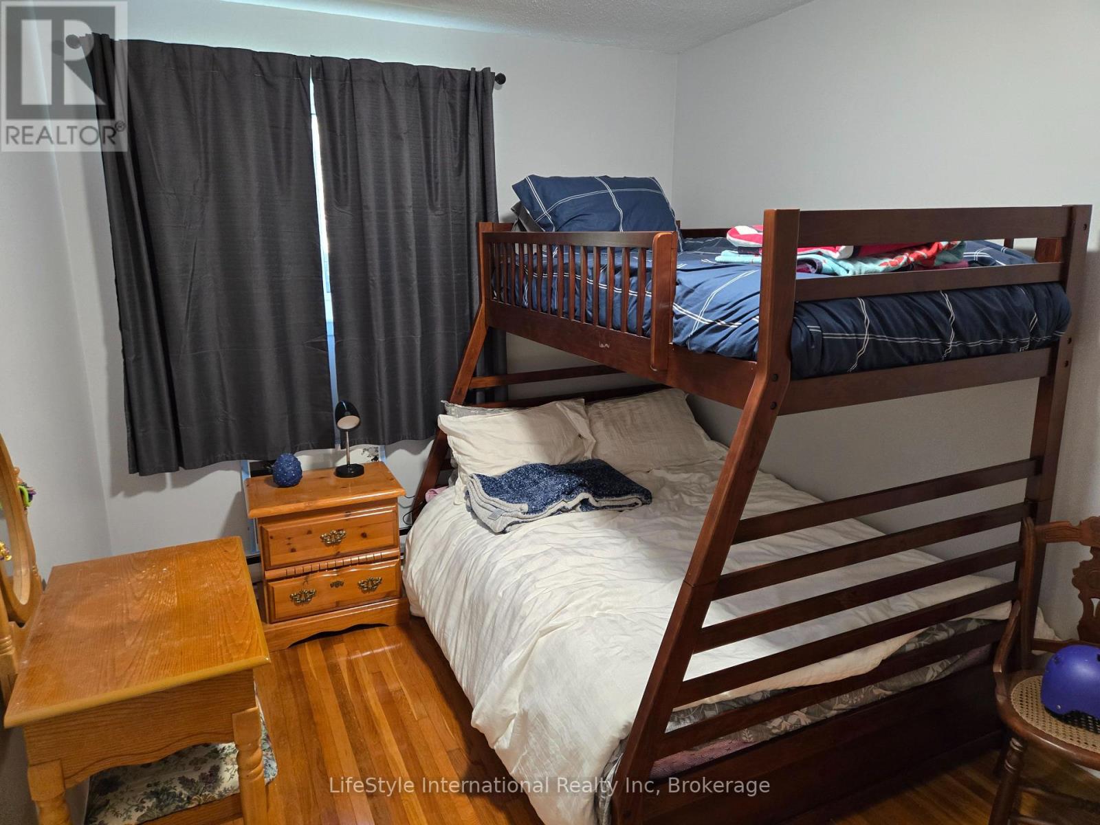 #16 201 SILVERCREEK PARKWAY N - 20