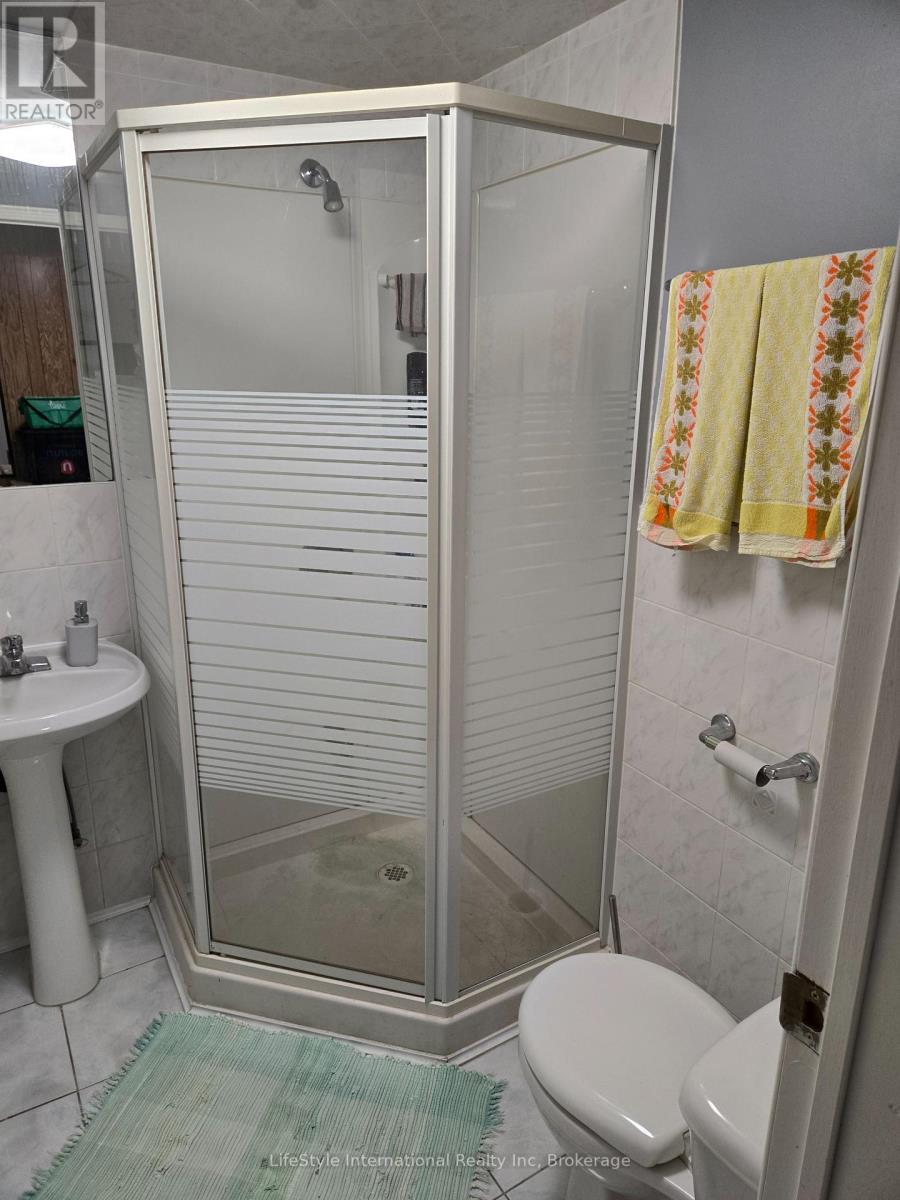 #16 201 SILVERCREEK PARKWAY N - 22
