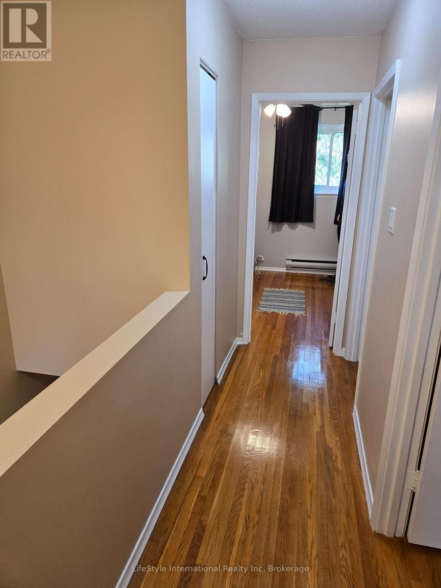#16 201 SILVERCREEK PARKWAY N - 21