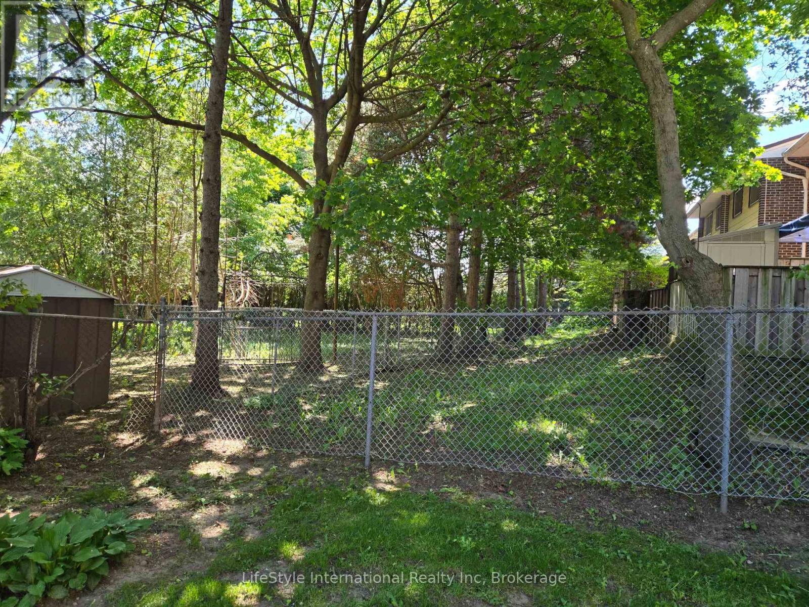 #16 201 SILVERCREEK PARKWAY N - 33