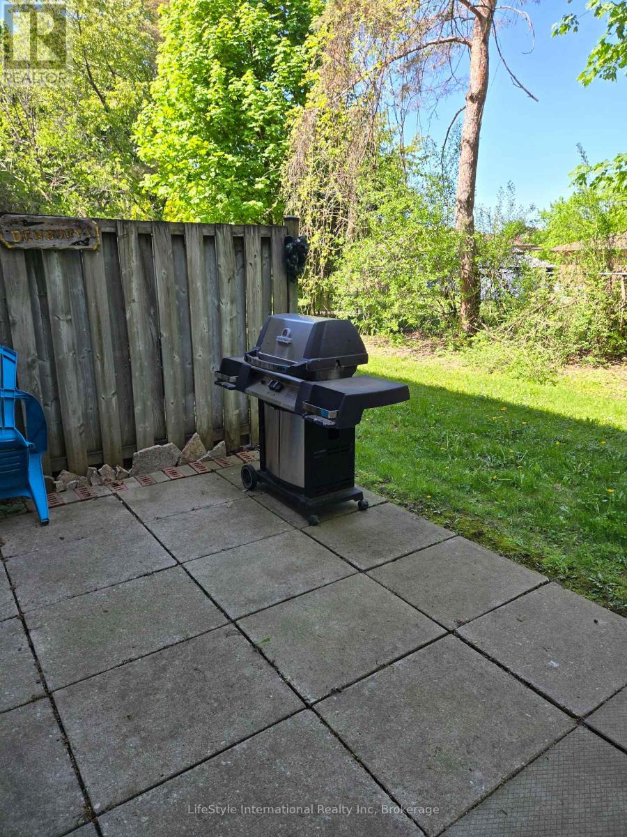 #16 201 SILVERCREEK PARKWAY N - 28