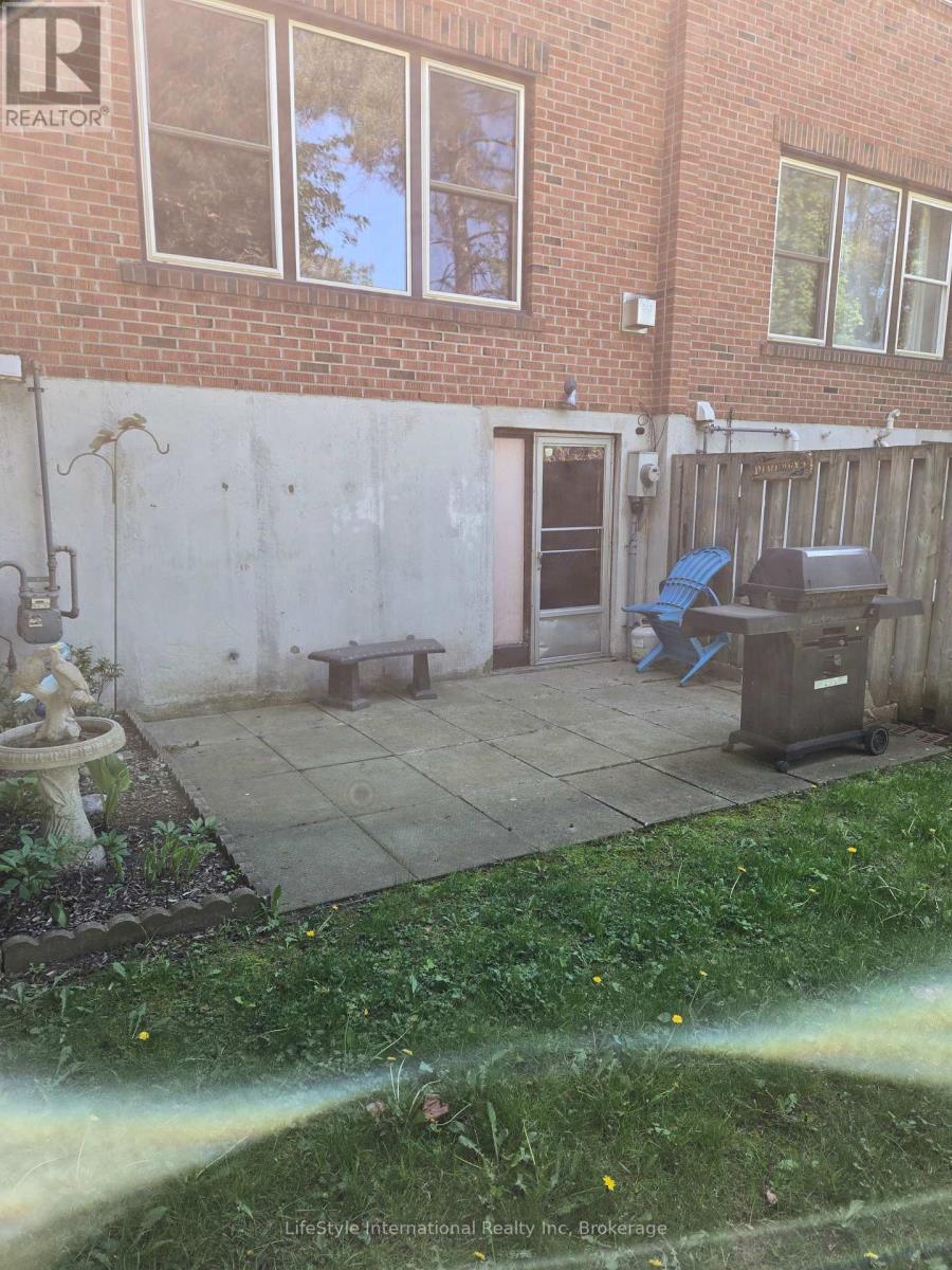 #16 201 SILVERCREEK PARKWAY N - 26
