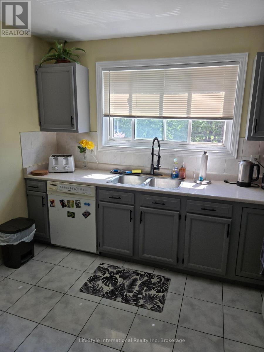 #16 201 SILVERCREEK PARKWAY N - 3