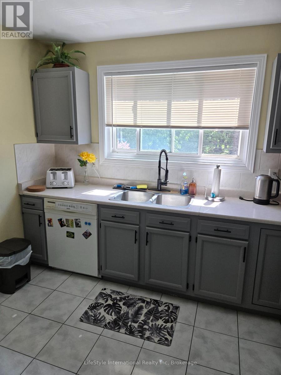 #16 201 SILVERCREEK PARKWAY N - 6