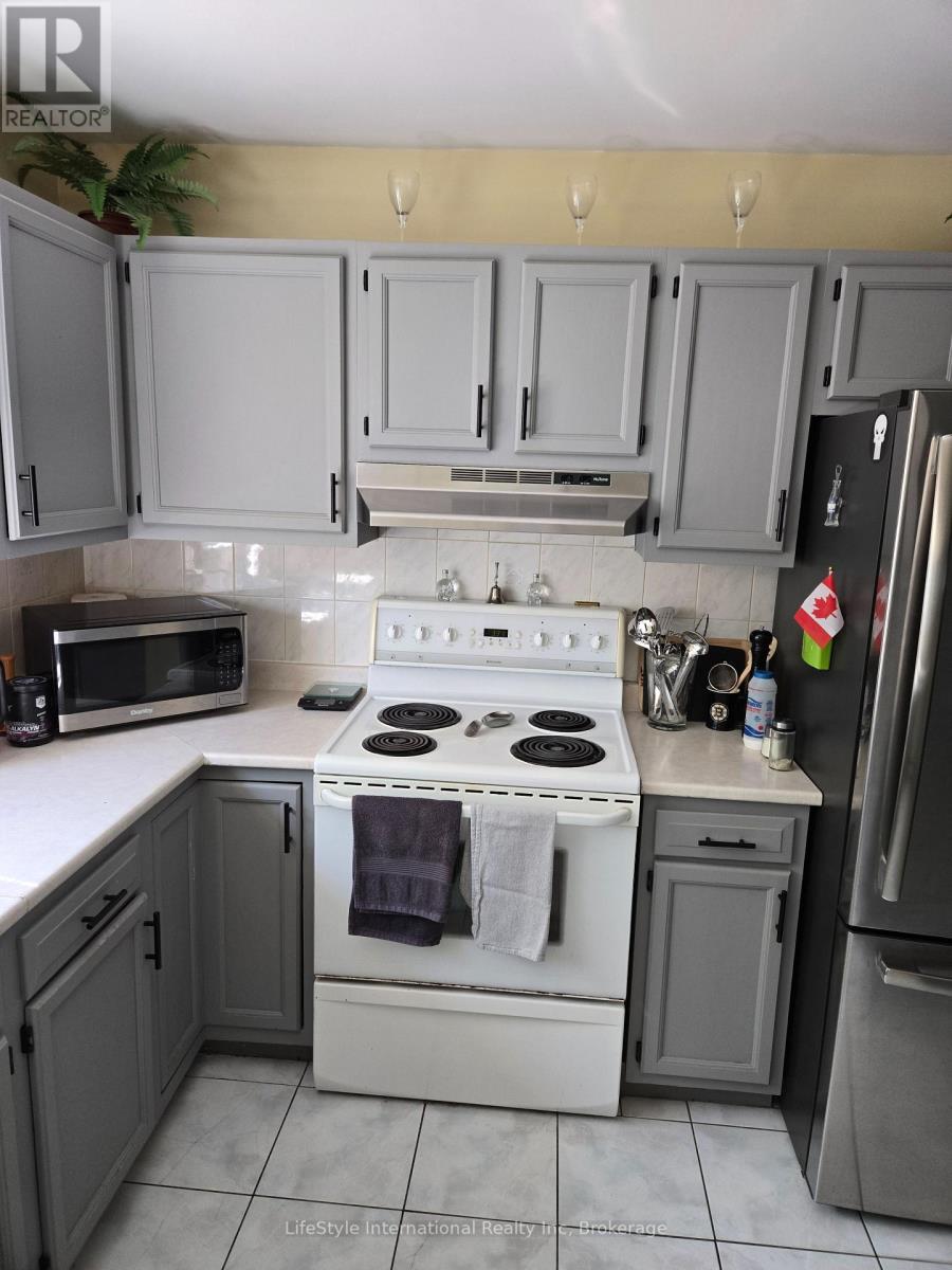 #16 201 SILVERCREEK PARKWAY N - 7