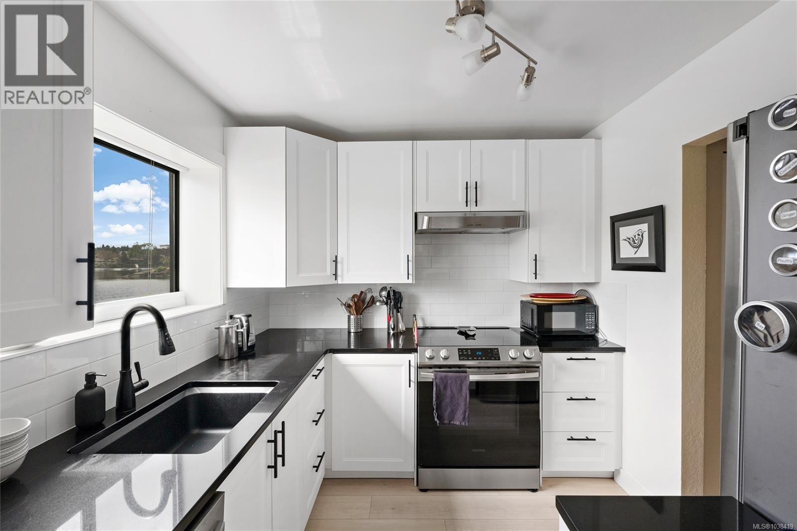 #103 71 Gorge Rd W - 4