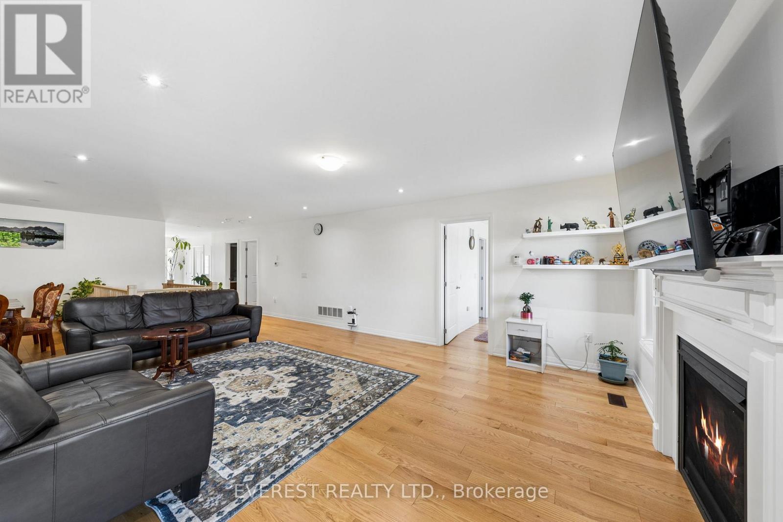 14 HEWSON STREET - 13