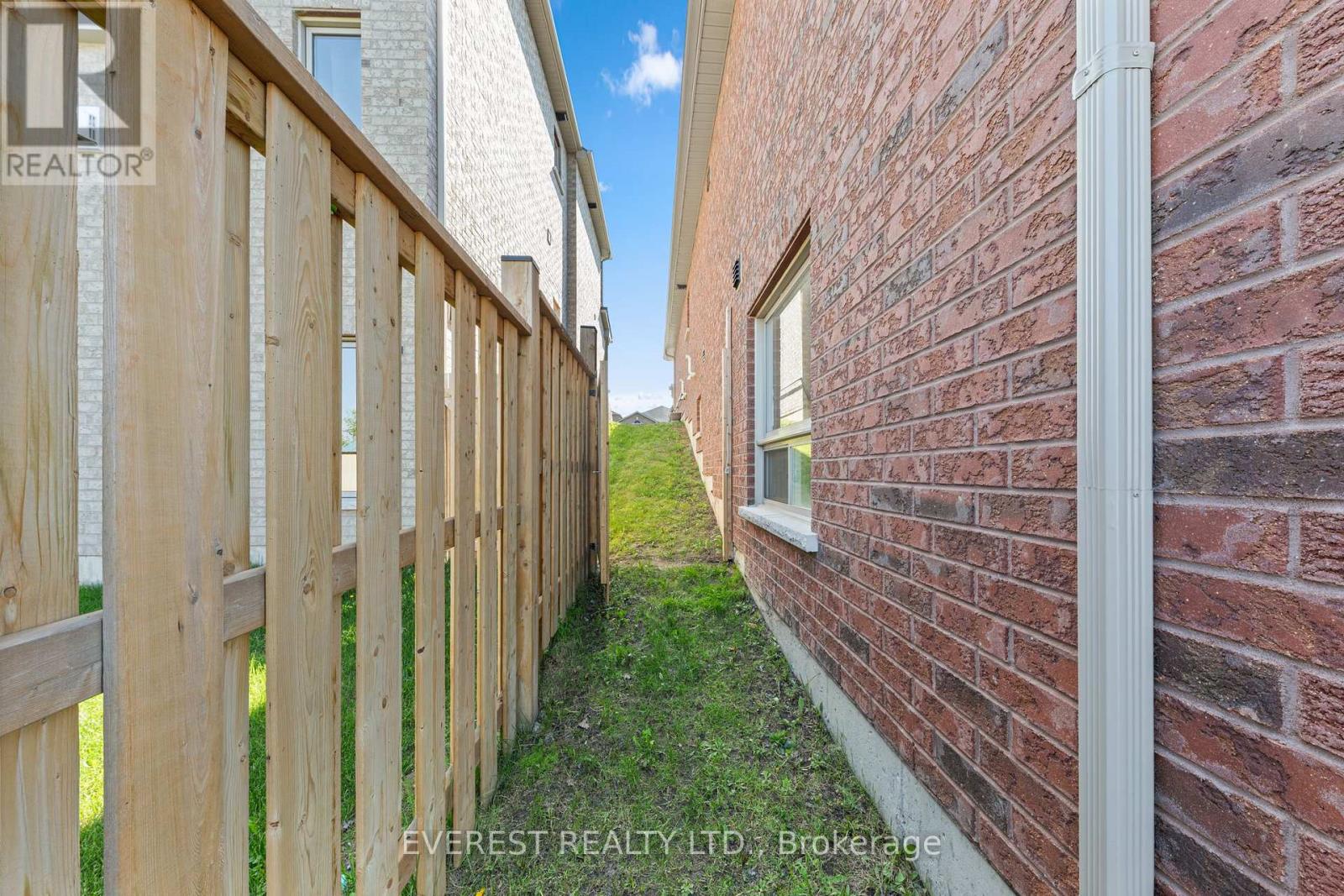 14 HEWSON STREET - 44