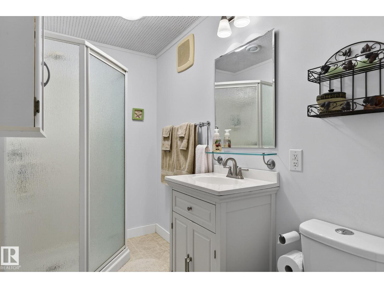 3602 53 AV — photo 36
