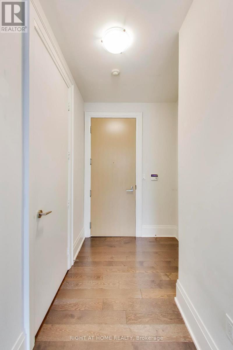 #1126 39 QUEENS QUAY E - 19