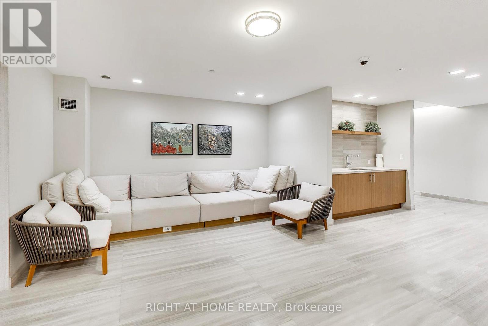 #1126 39 QUEENS QUAY E - 29