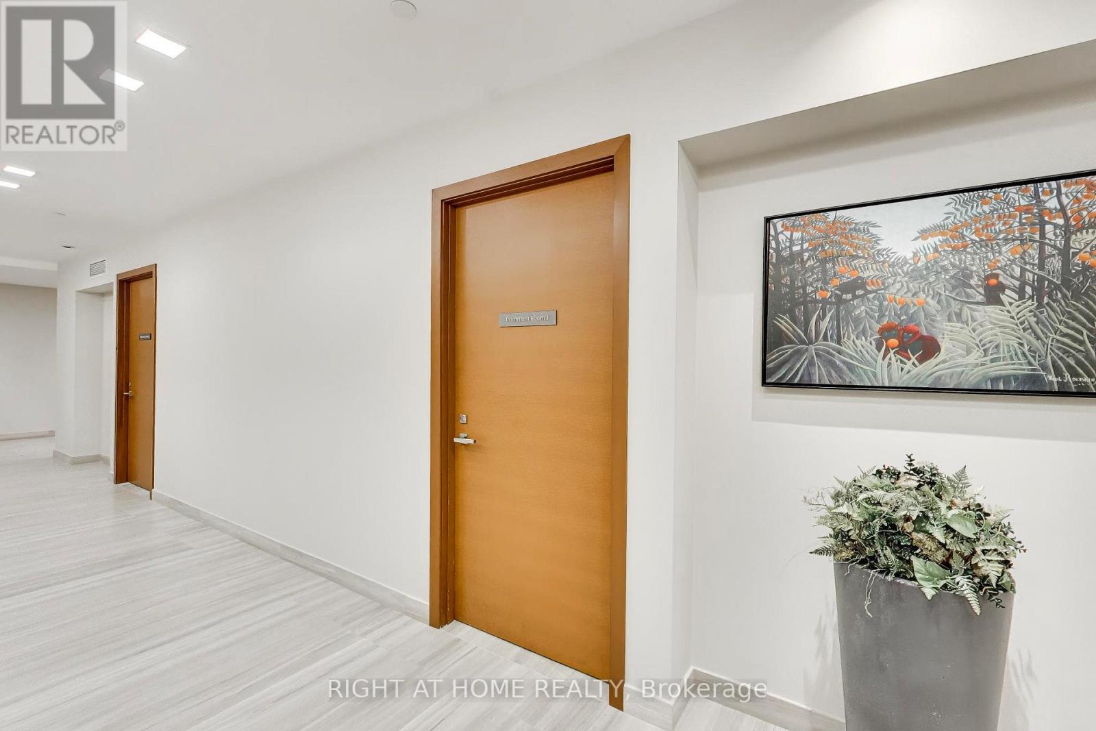 #1126 39 QUEENS QUAY E - 30
