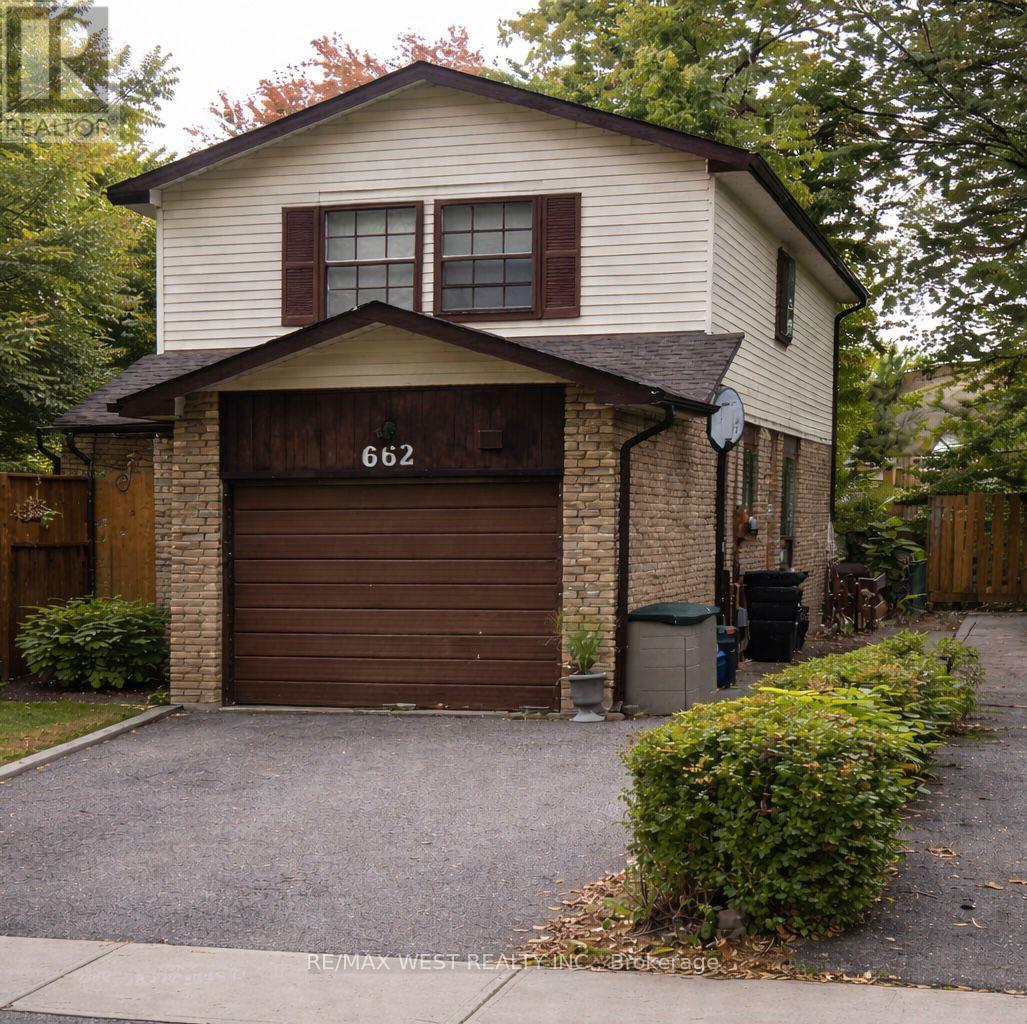 662 BALSAM CRESCENT - 1