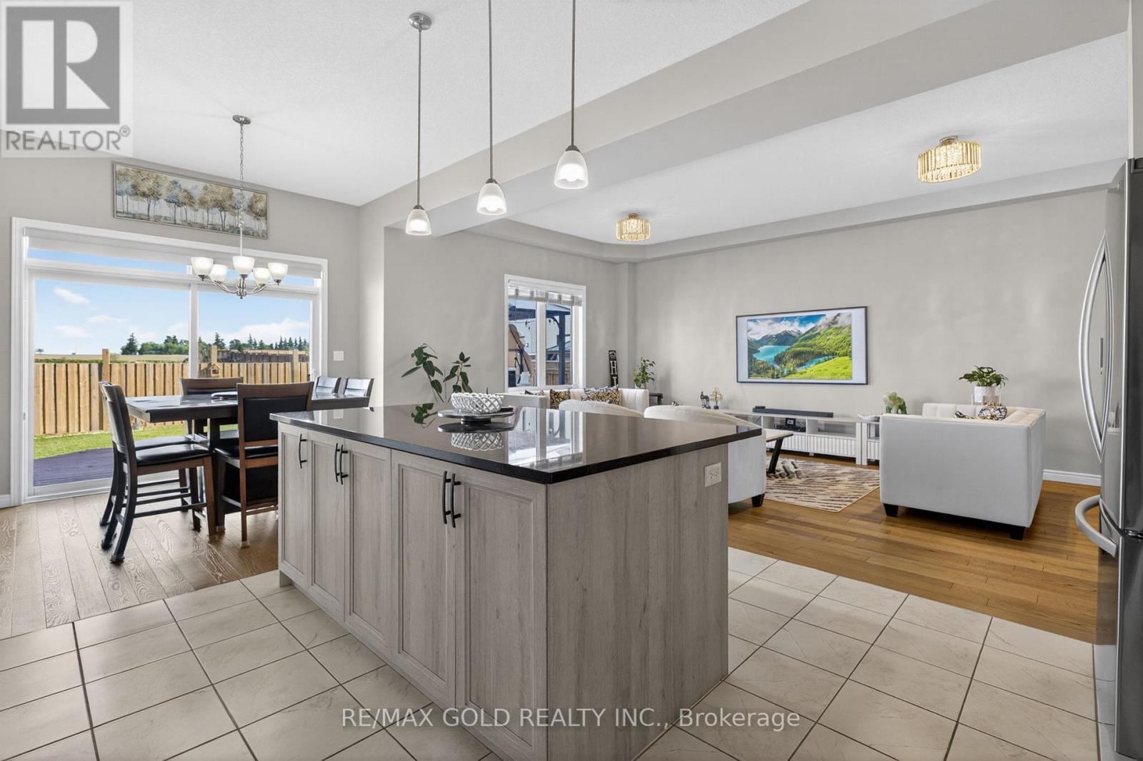 105 ARLINGTON PARKWAY N - 21