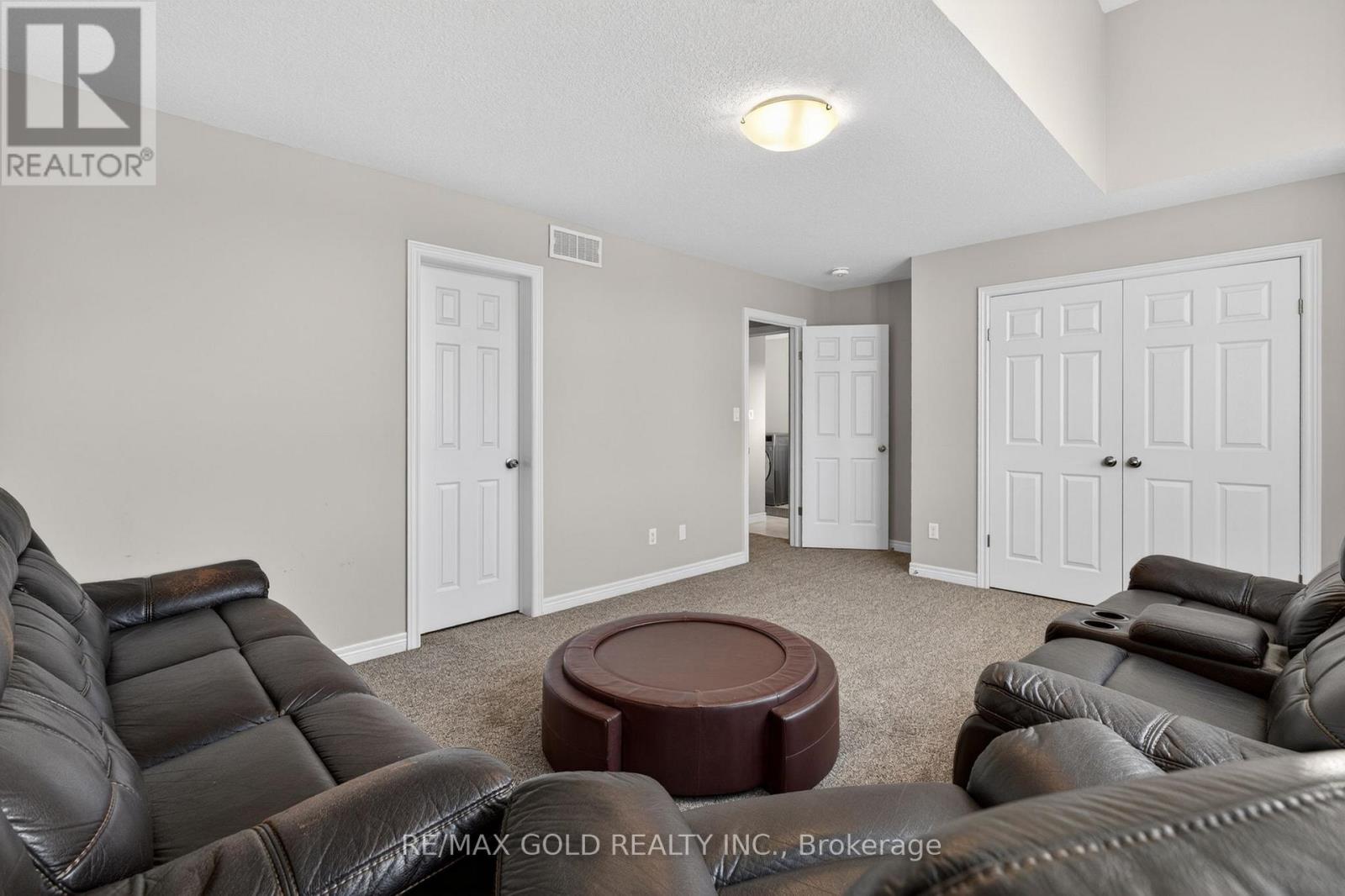 105 ARLINGTON PARKWAY N - 25