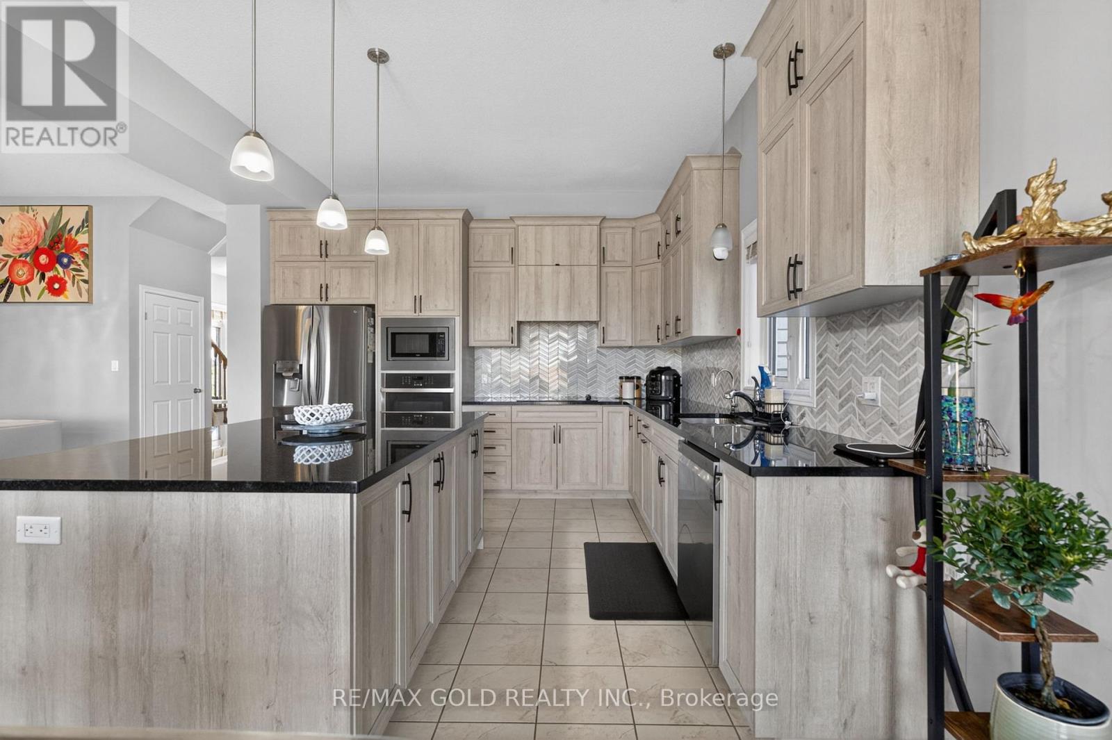 105 ARLINGTON PARKWAY N - 22