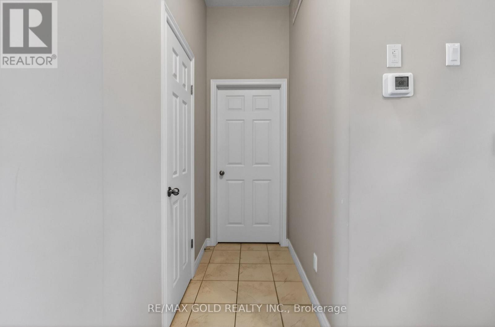 105 ARLINGTON PARKWAY N - 8