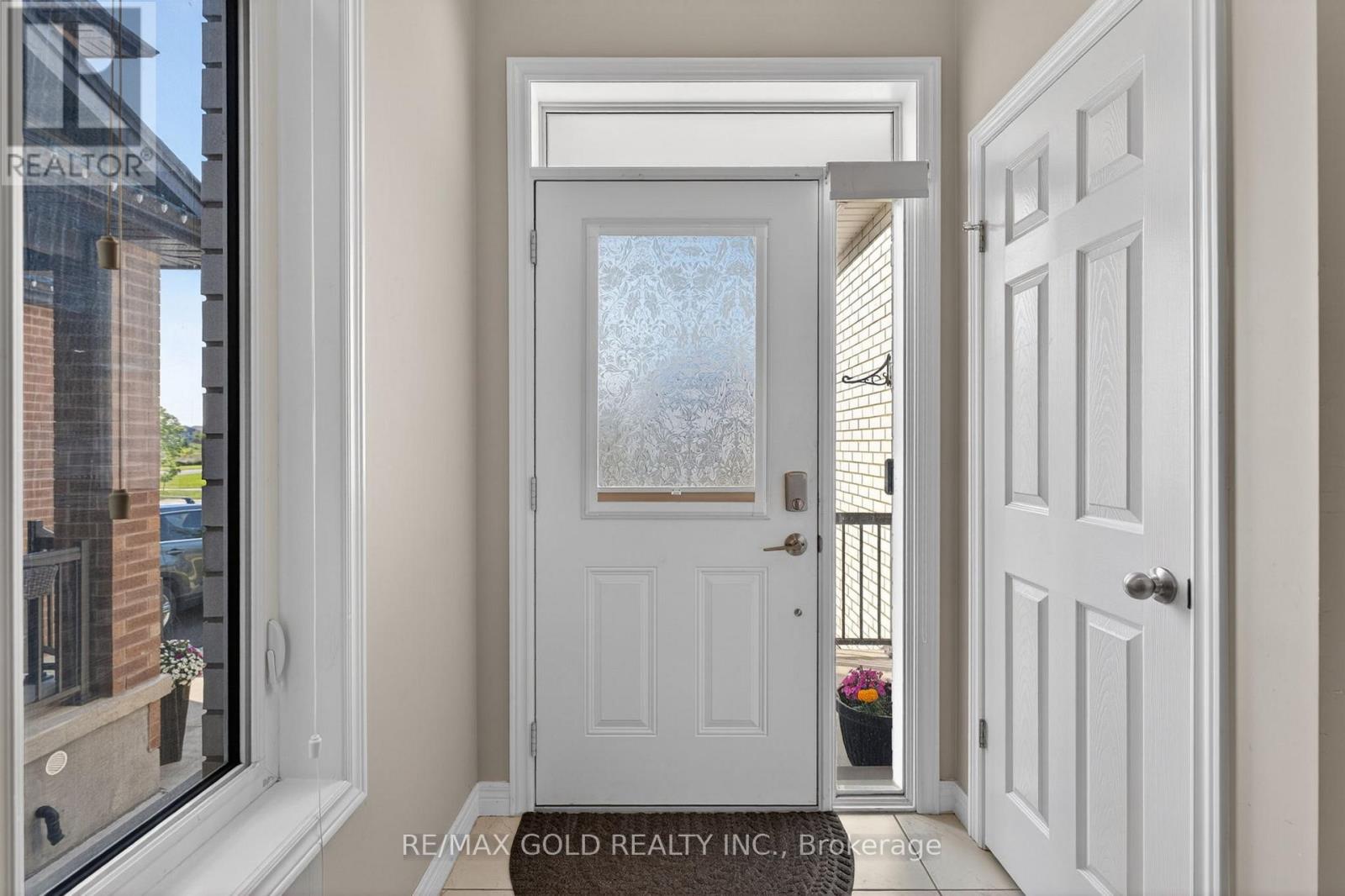 105 ARLINGTON PARKWAY N - 5