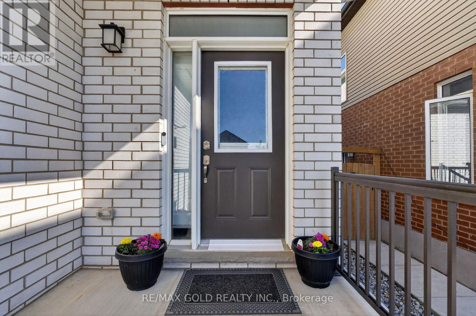 105 ARLINGTON PARKWAY N - 4