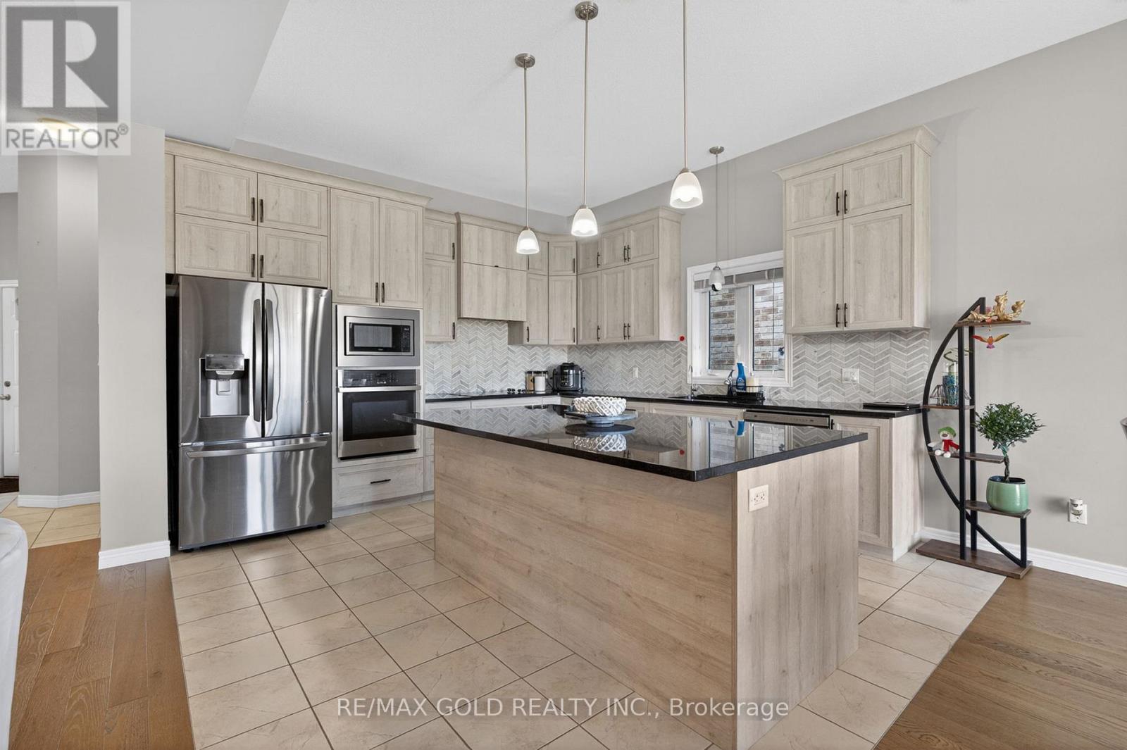 105 ARLINGTON PARKWAY N - 20