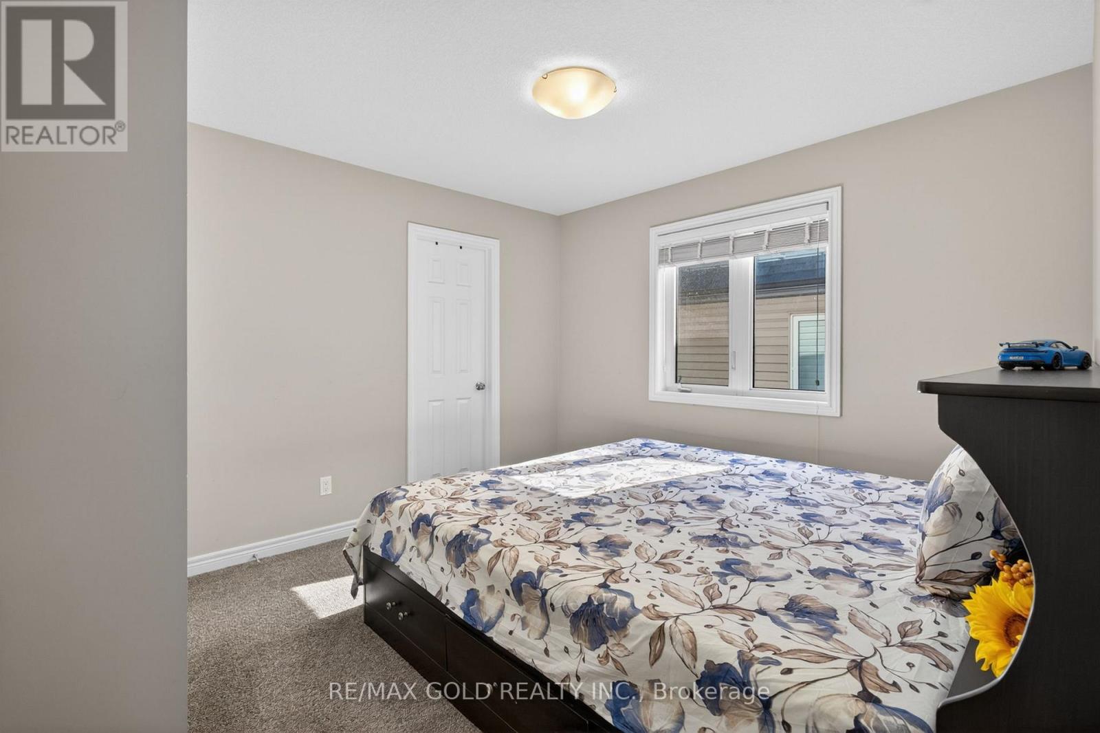 105 ARLINGTON PARKWAY N - 36