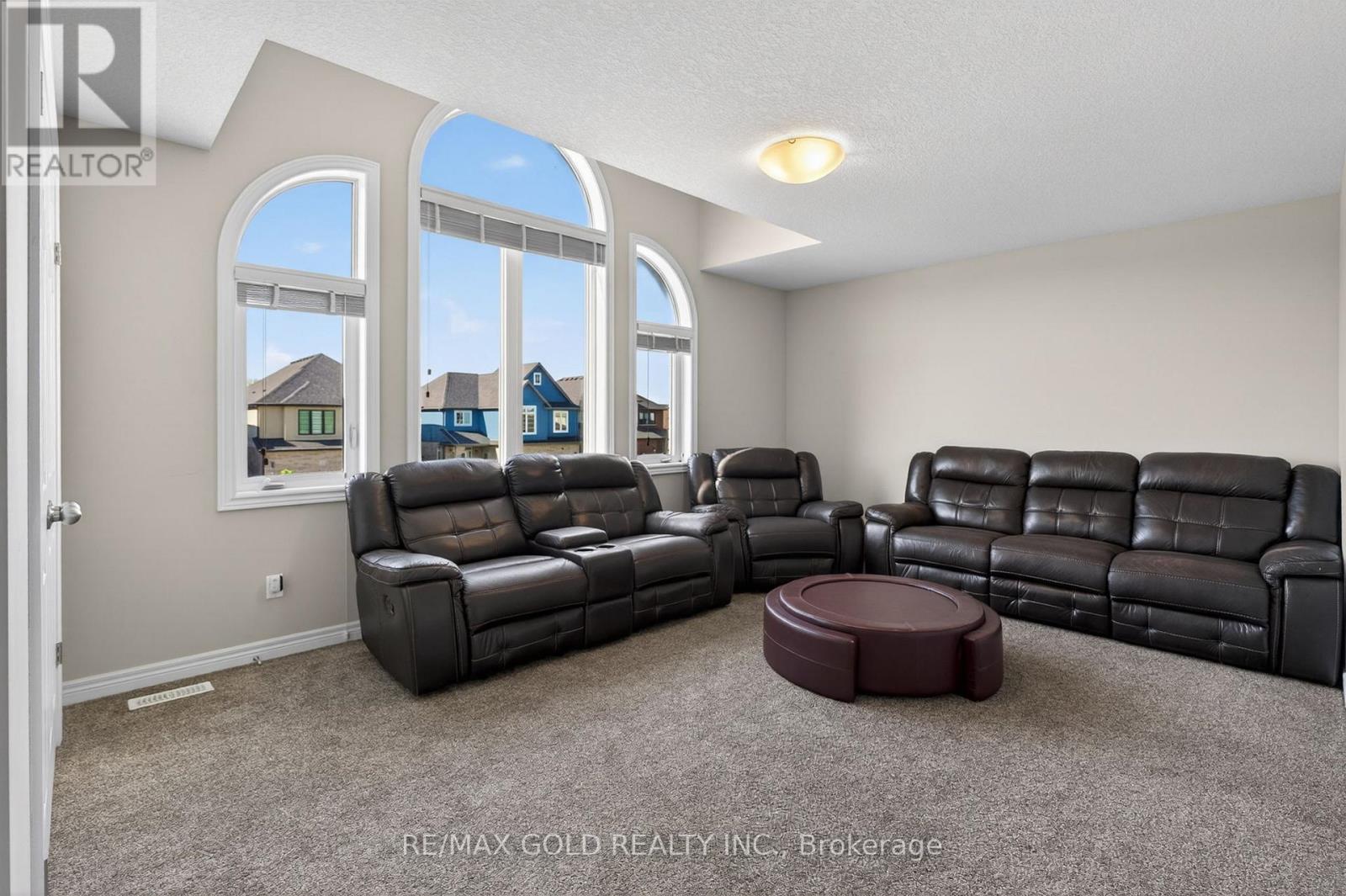 105 ARLINGTON PARKWAY N - 24