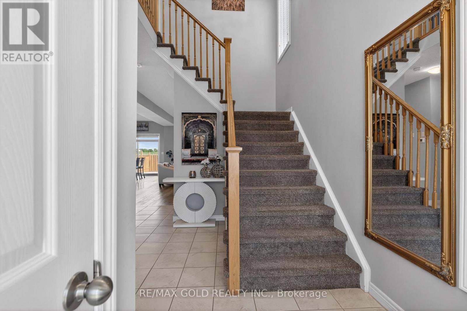 105 ARLINGTON PARKWAY N - 6