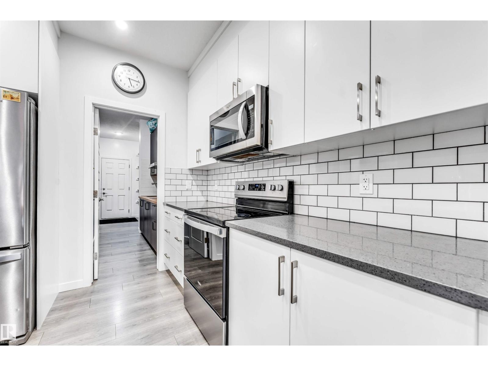 425 41 ST SW - 26