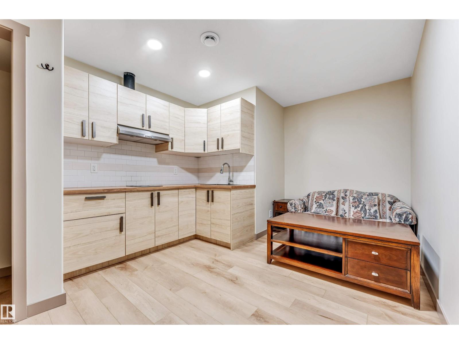 425 41 ST SW - 30