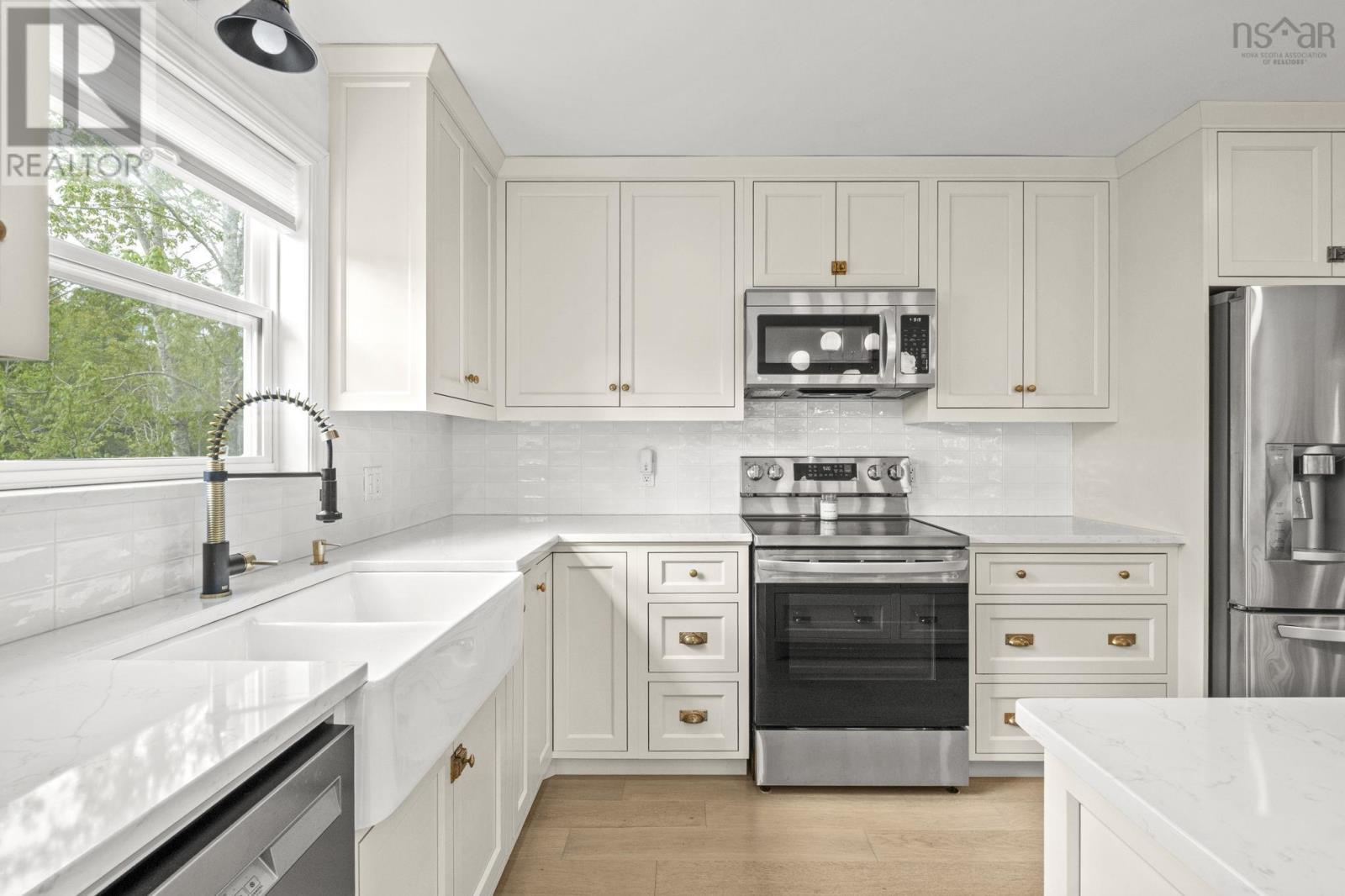Property 22 of 33 of 39 Boyd Avenue