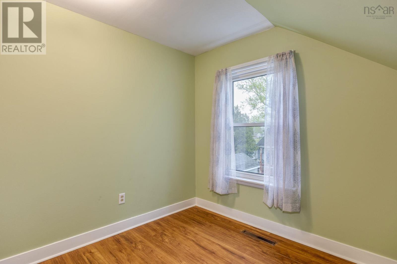 Property 20 of 47 of 32 Farquharson Street