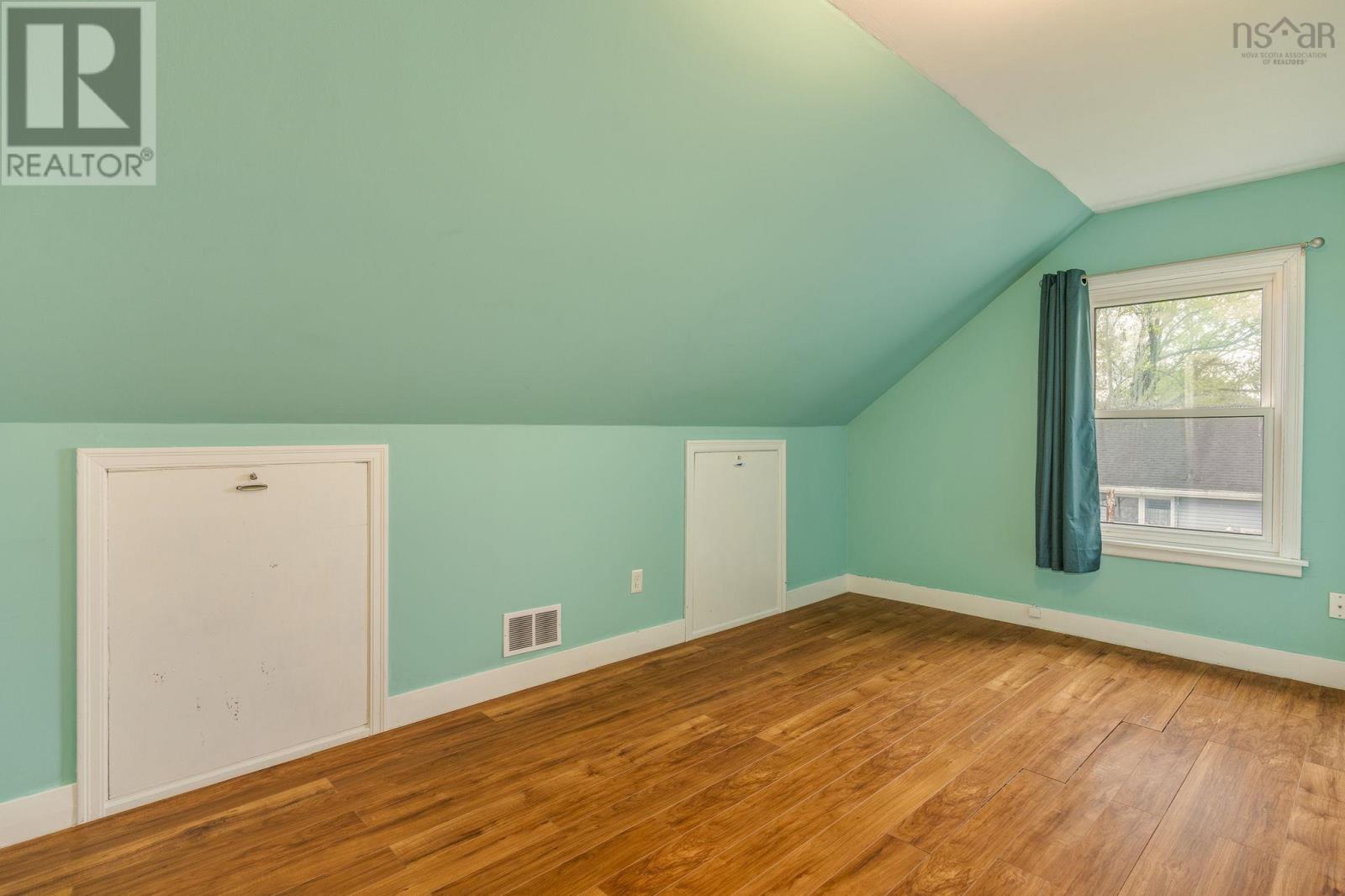 Property 2 of 47 of 32 Farquharson Street