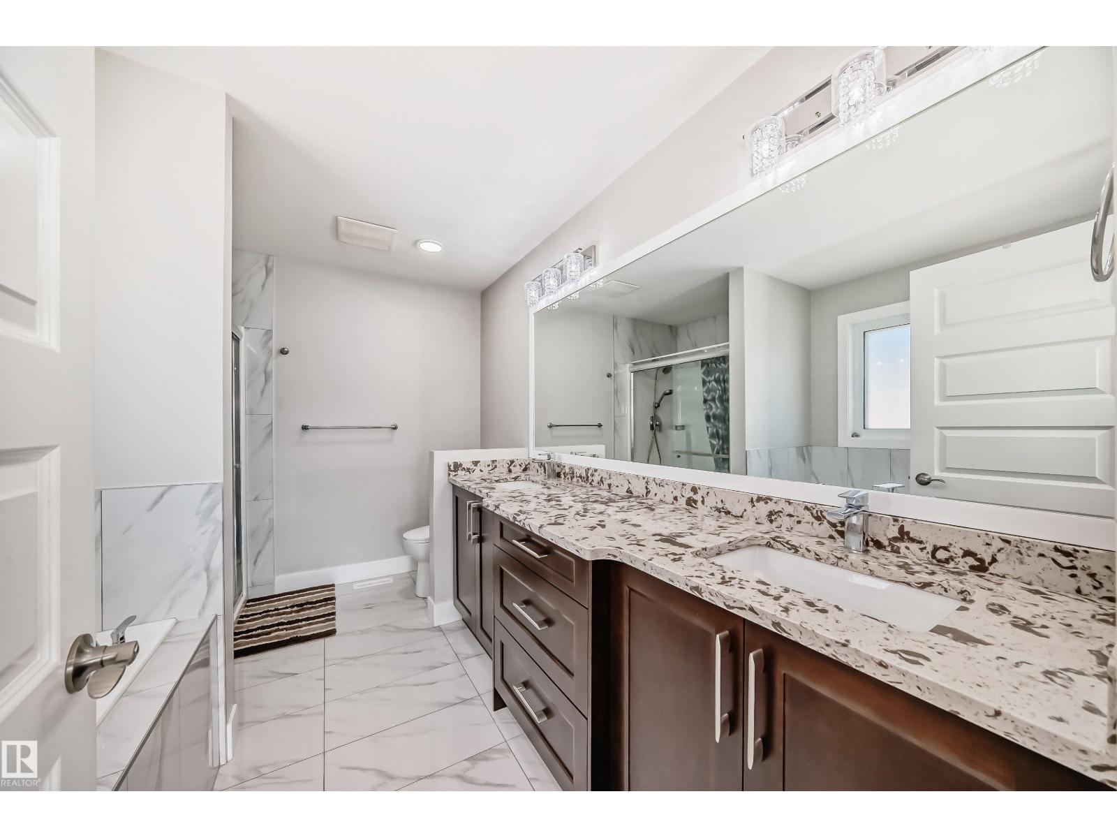 2464 15 AV NW NW - 15