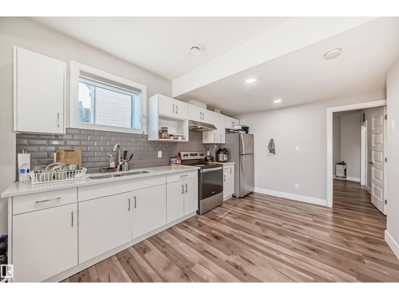 2464 15 AV NW NW - 22