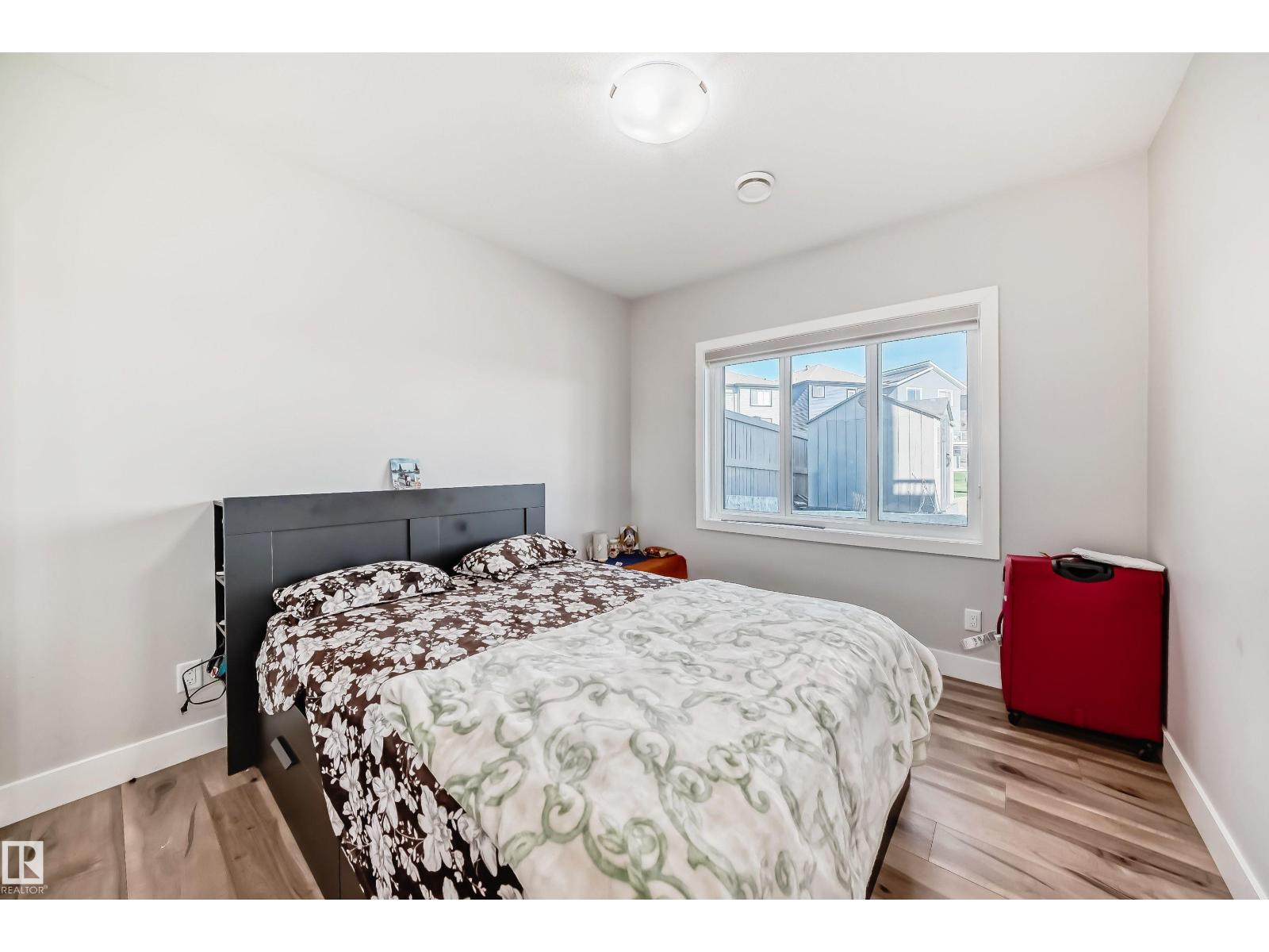 2464 15 AV NW NW - 24