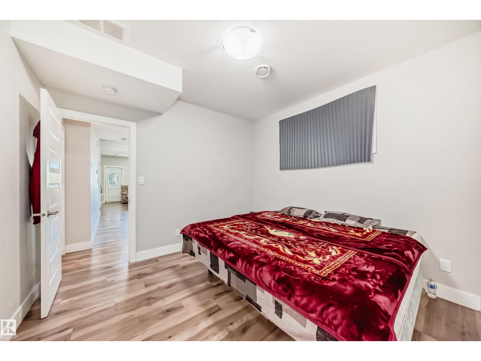 2464 15 AV NW NW - 25