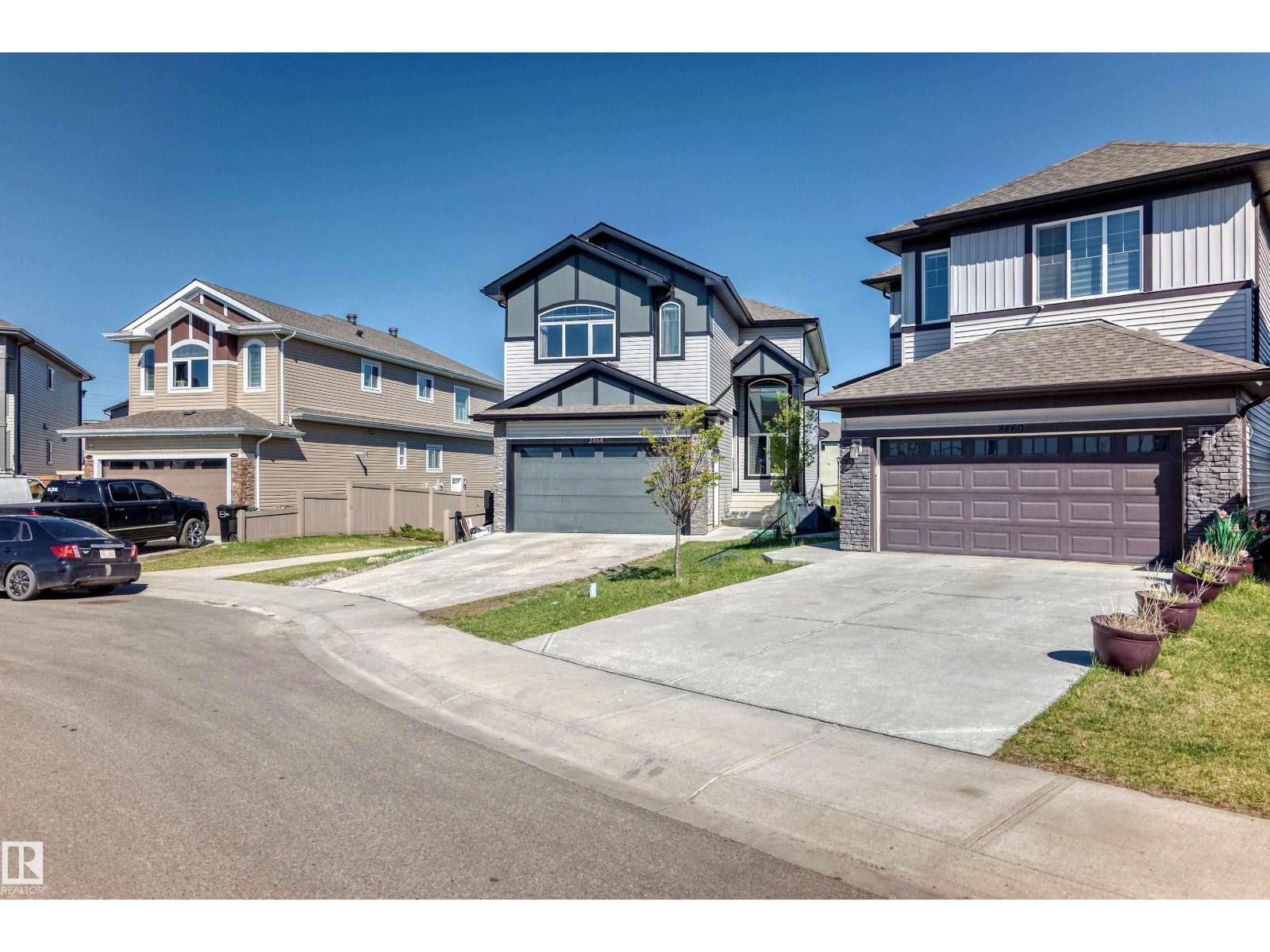 2464 15 AV NW NW - 29