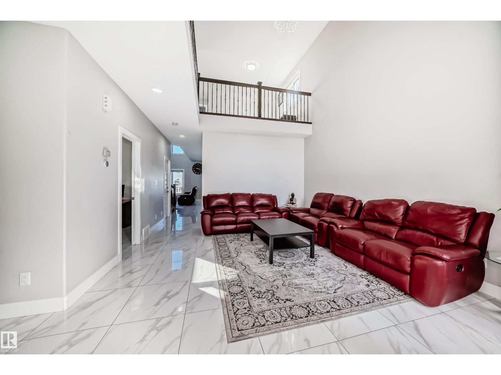 2464 15 AV NW NW - 3