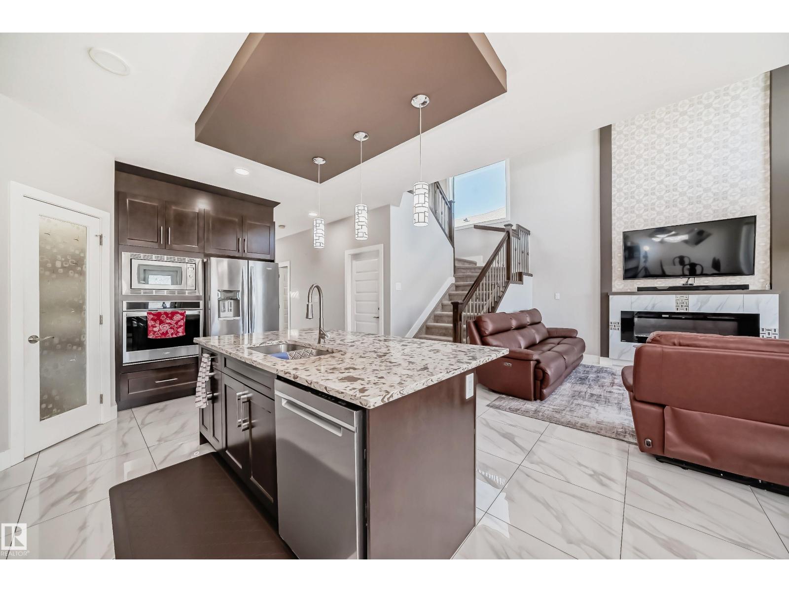 2464 15 AV NW NW - 5