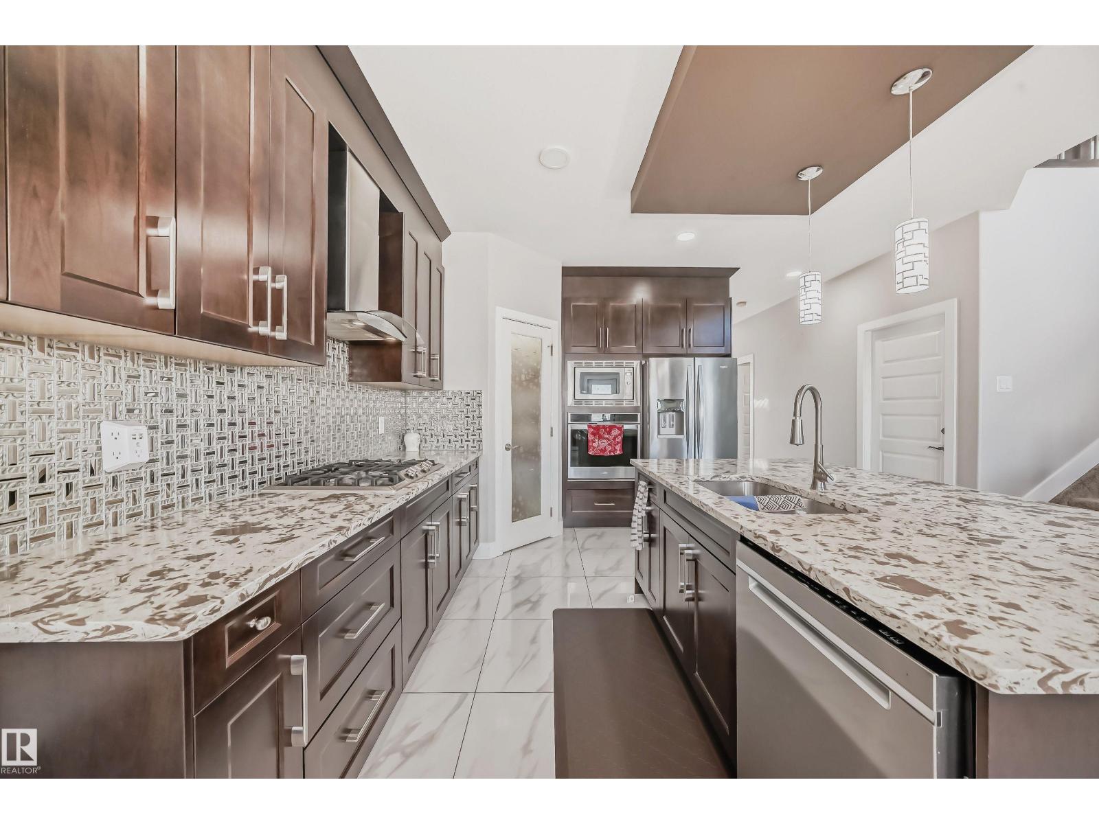 2464 15 AV NW NW - 6