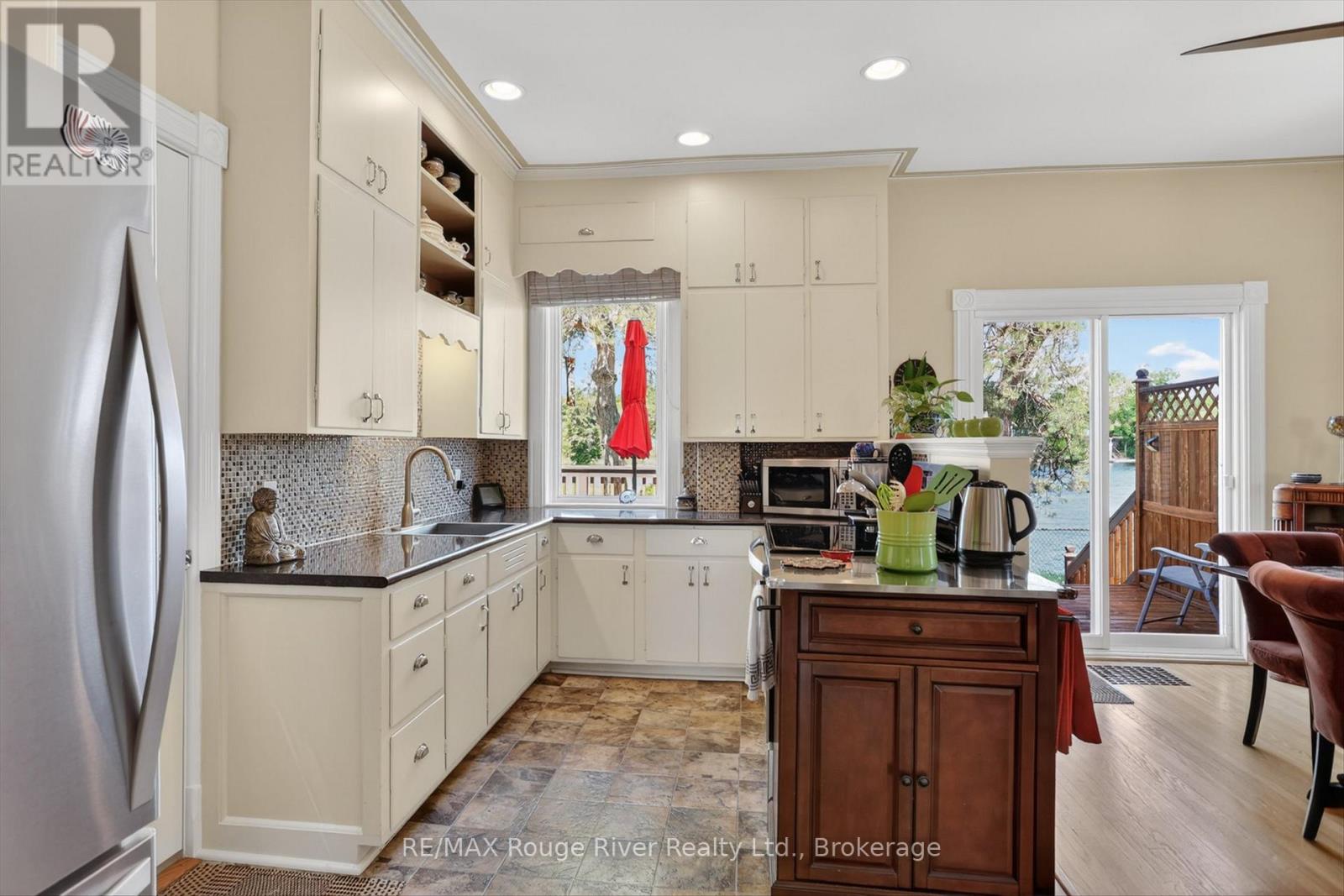 114 FRONT STREET N - 15