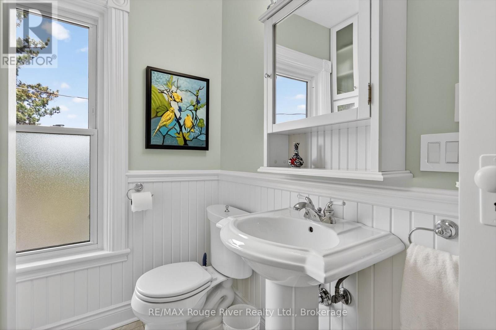 114 FRONT STREET N - 34