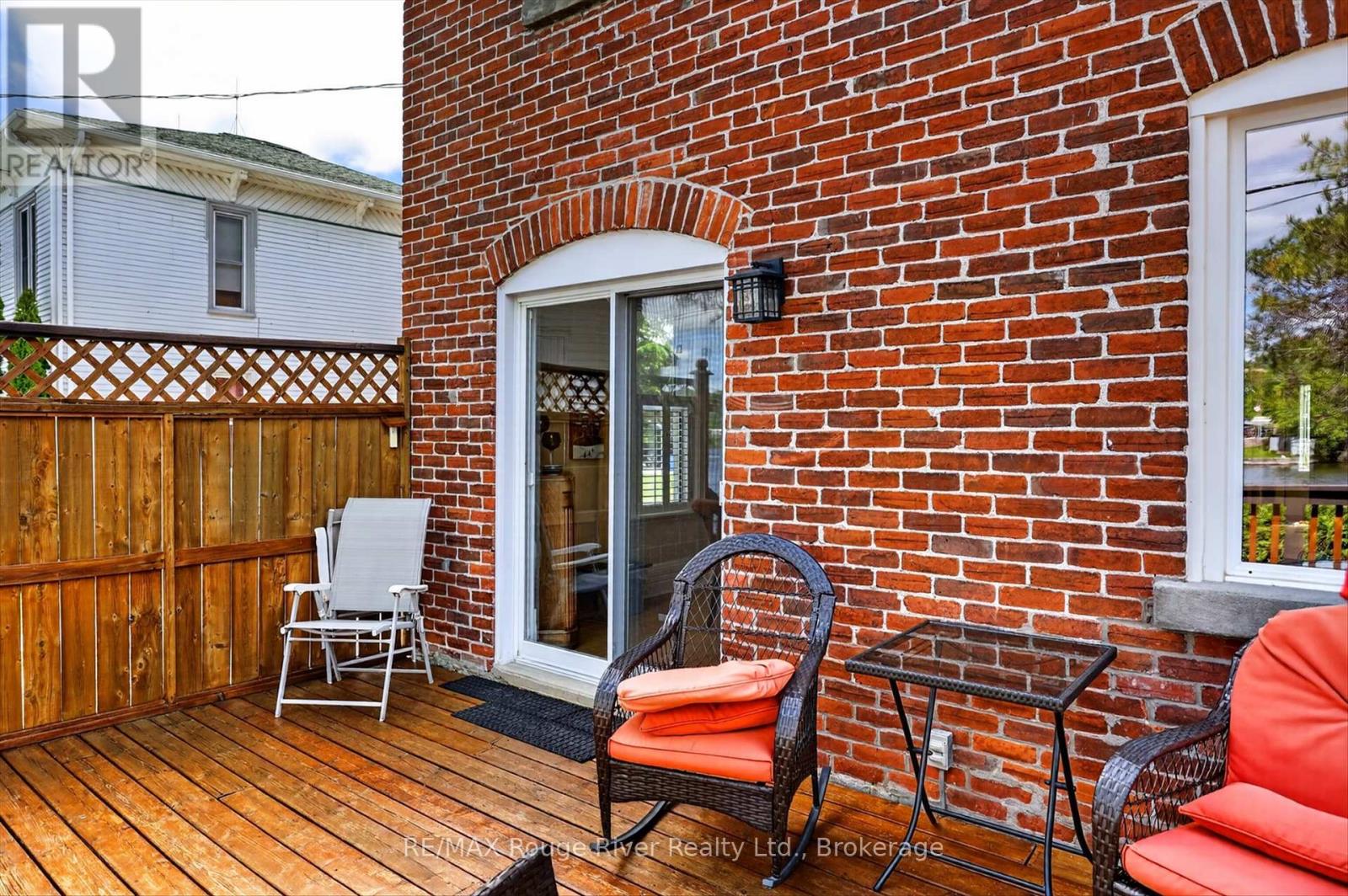 114 FRONT STREET N - 38