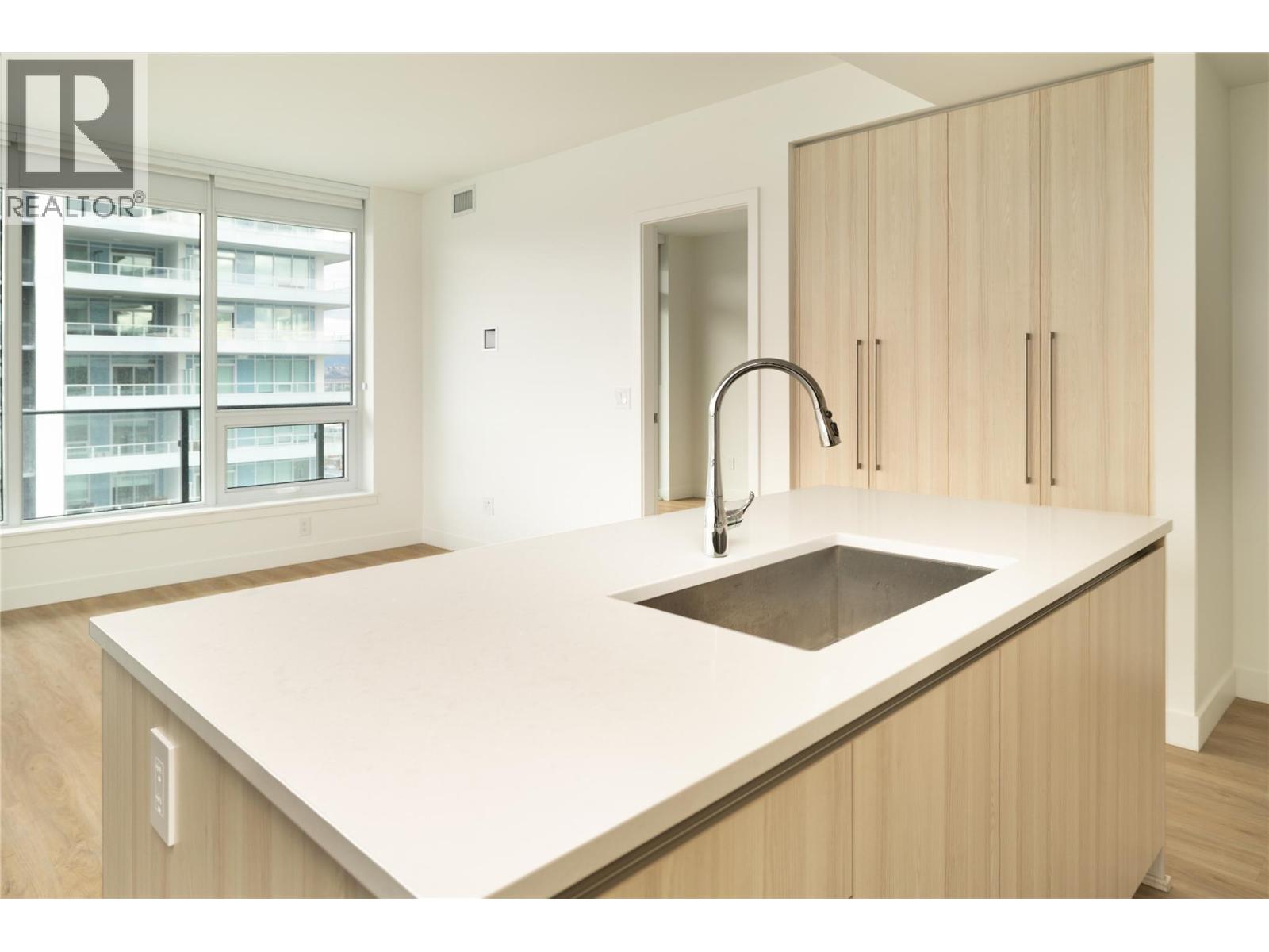 #1602 238 Leon Avenue - 22
