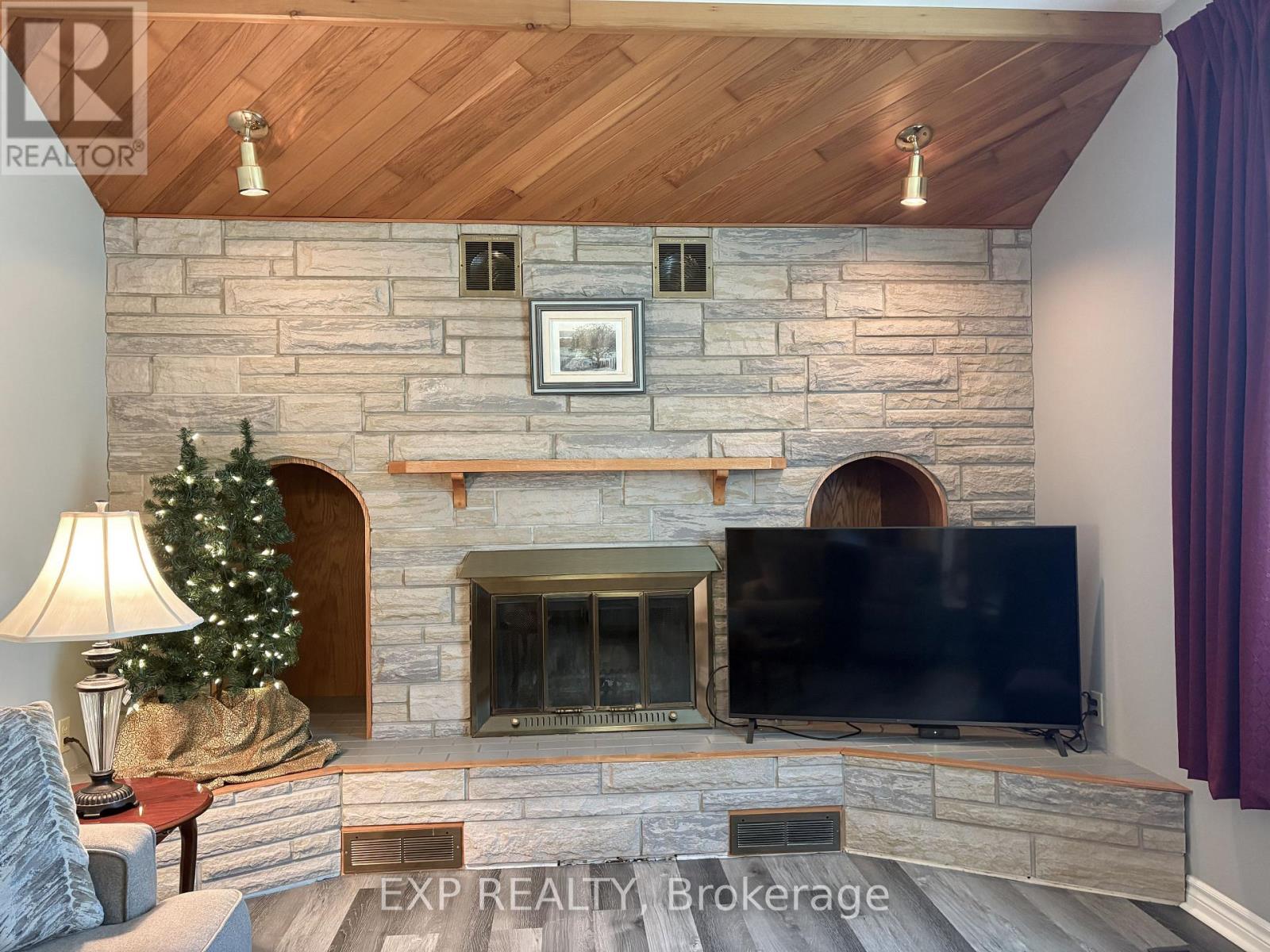 426 SIDNEY AVENUE - 10