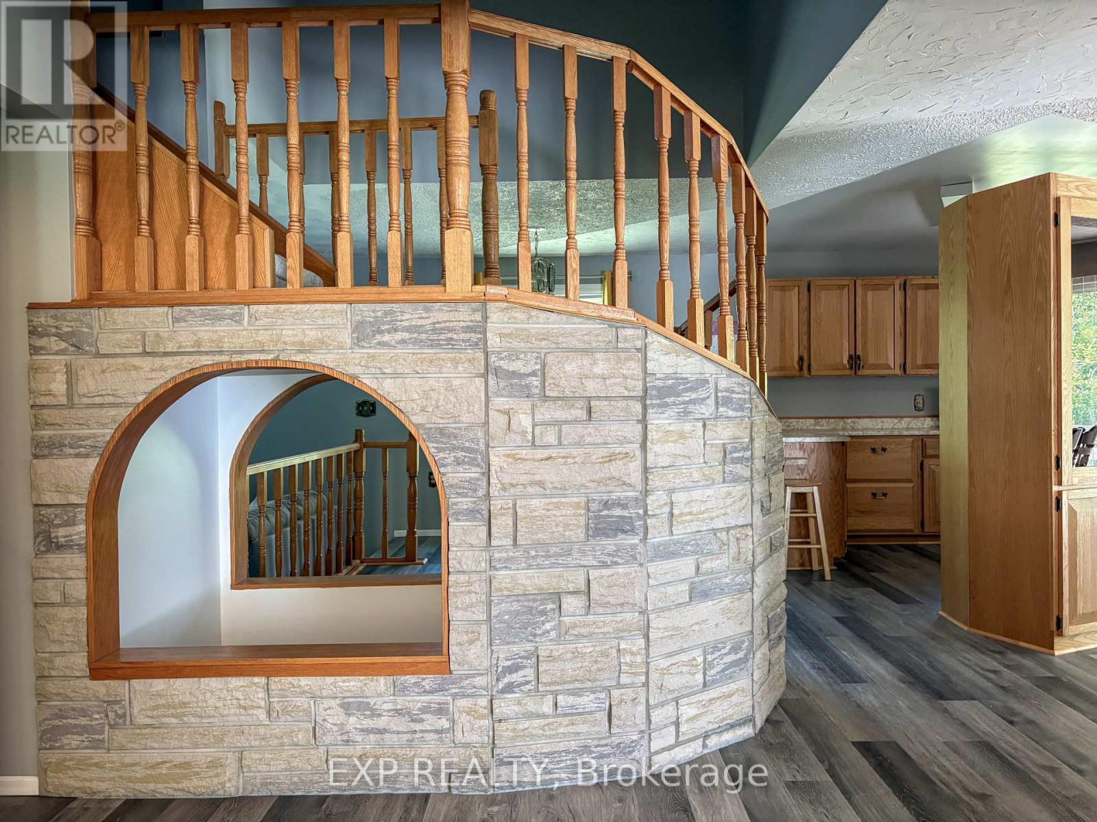 426 SIDNEY AVENUE - 13