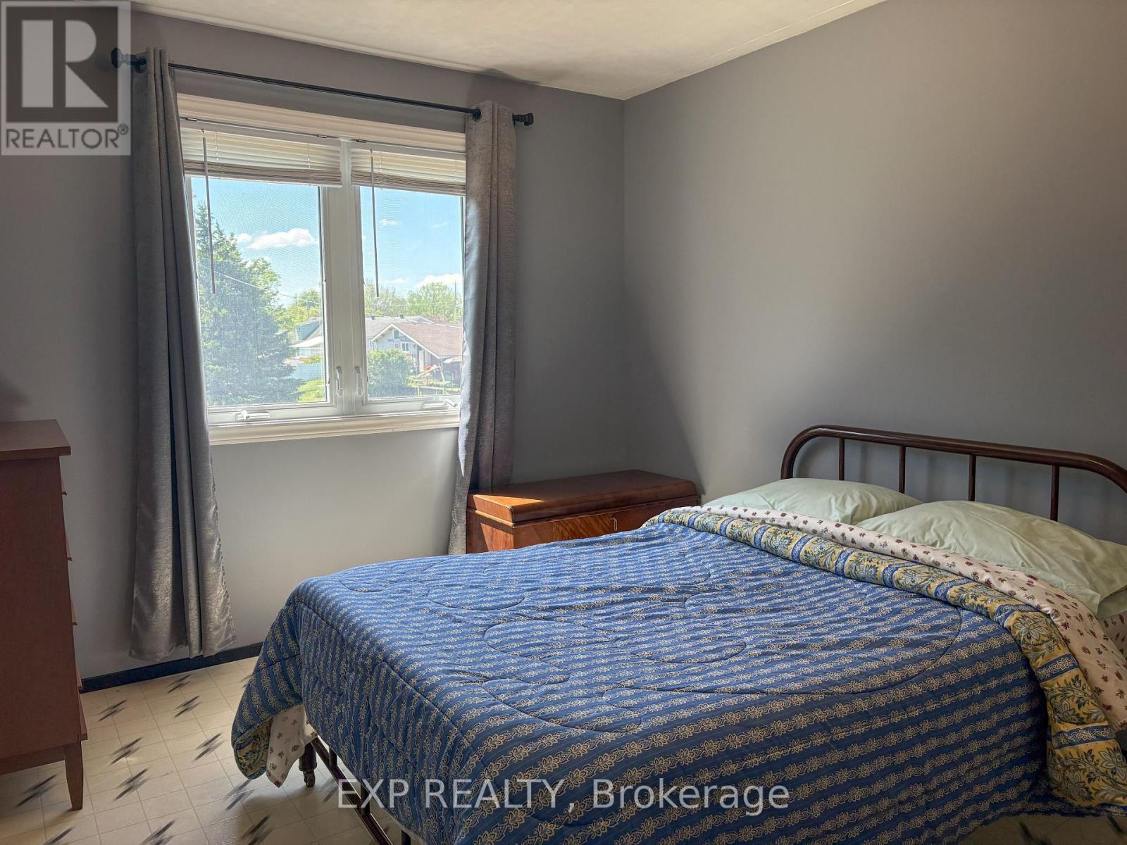 426 SIDNEY AVENUE - 15